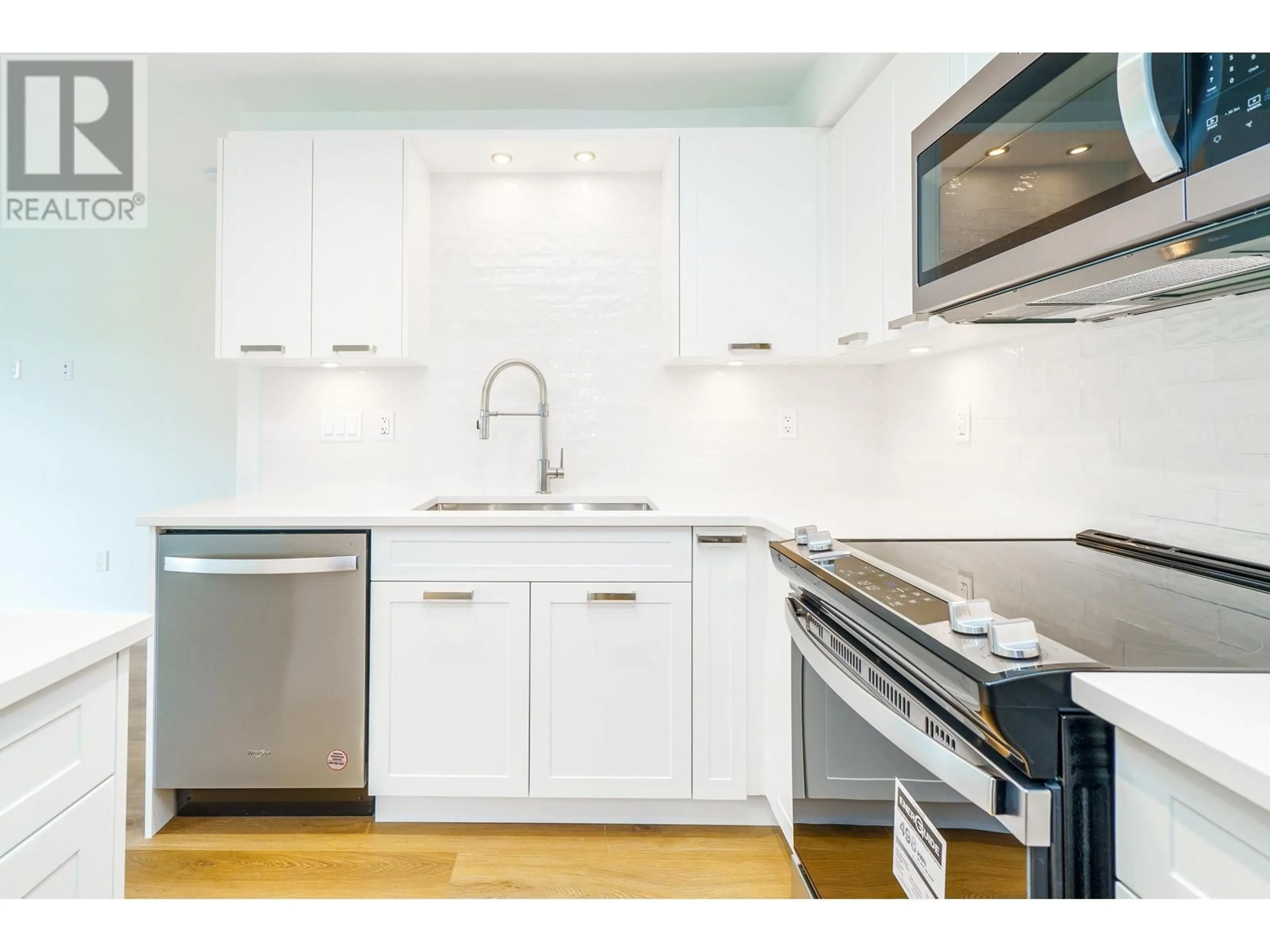 Standard kitchen, unknown for 313 - 22562 121 AVENUE, Maple Ridge British Columbia V2X3Y8