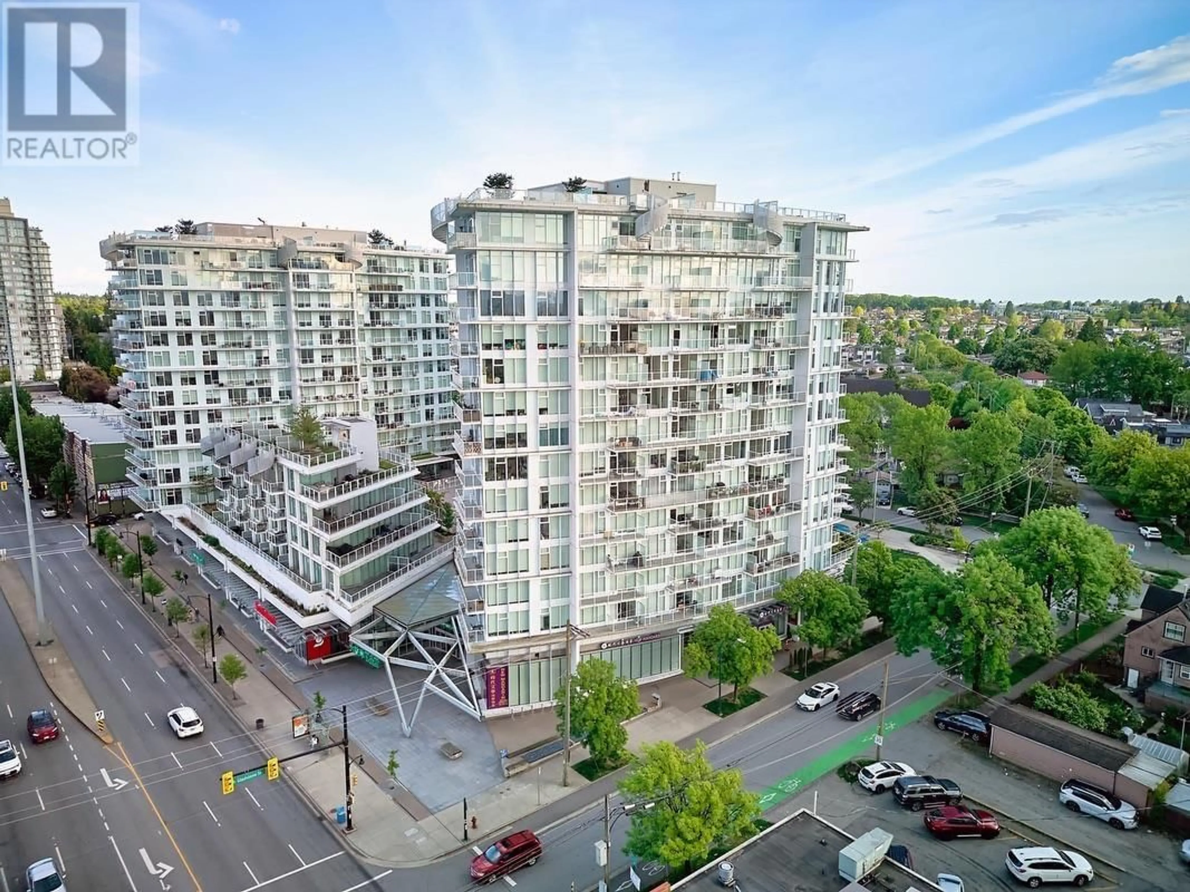 A pic from outside/outdoor area/front of a property/back of a property/a pic from drone, city buildings view from balcony for 605 - 4638 GLADSTONE STREET, Vancouver British Columbia V5N0G5