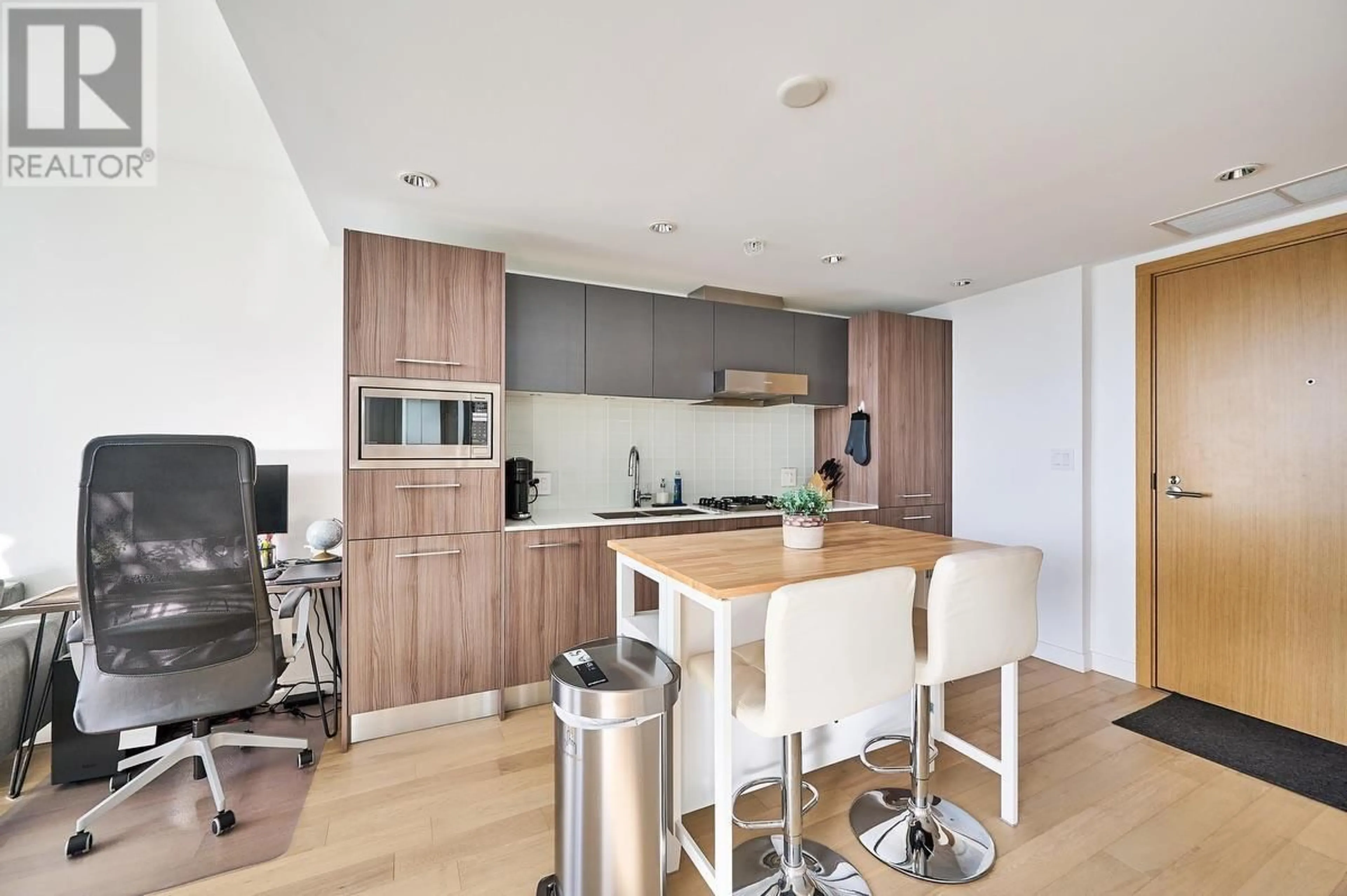 Unknown for 605 - 4638 GLADSTONE STREET, Vancouver British Columbia V5N0G5