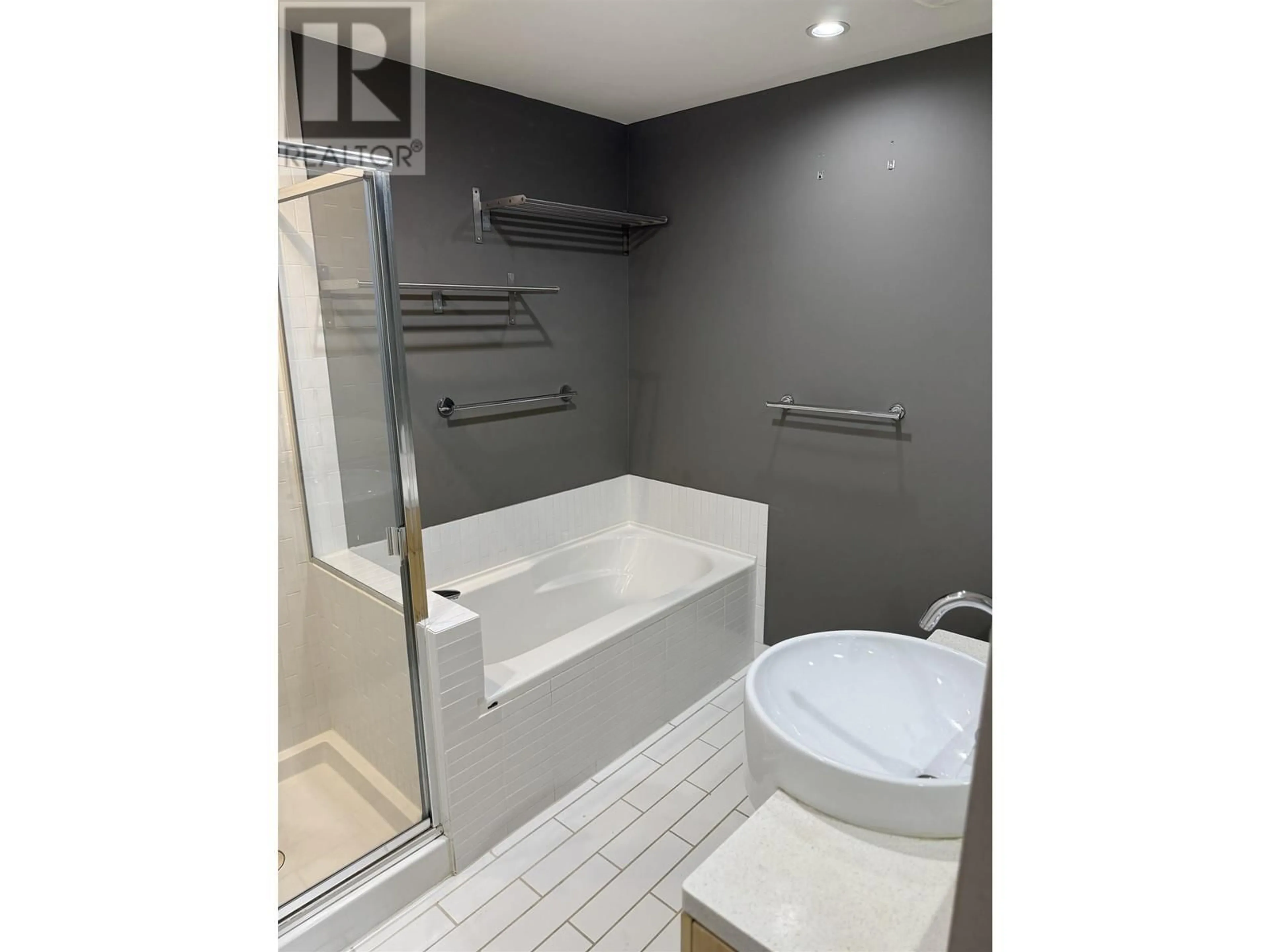 Standard bathroom, ceramic/tile floor for 206 - 345 WATER STREET, Vancouver British Columbia V6B1B8