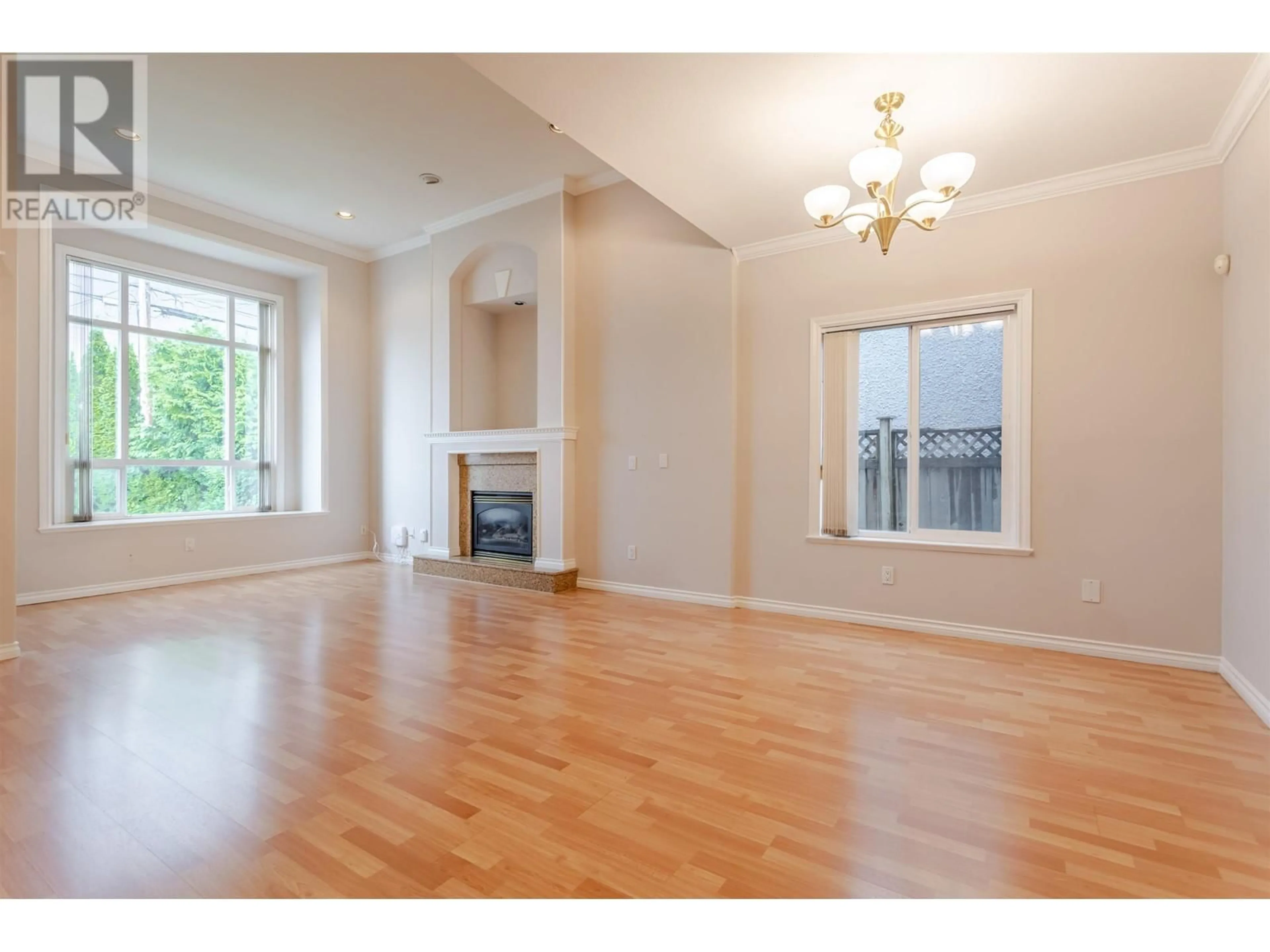 A pic of a room for 4989 SMITH AVENUE, Burnaby British Columbia V5G2W6