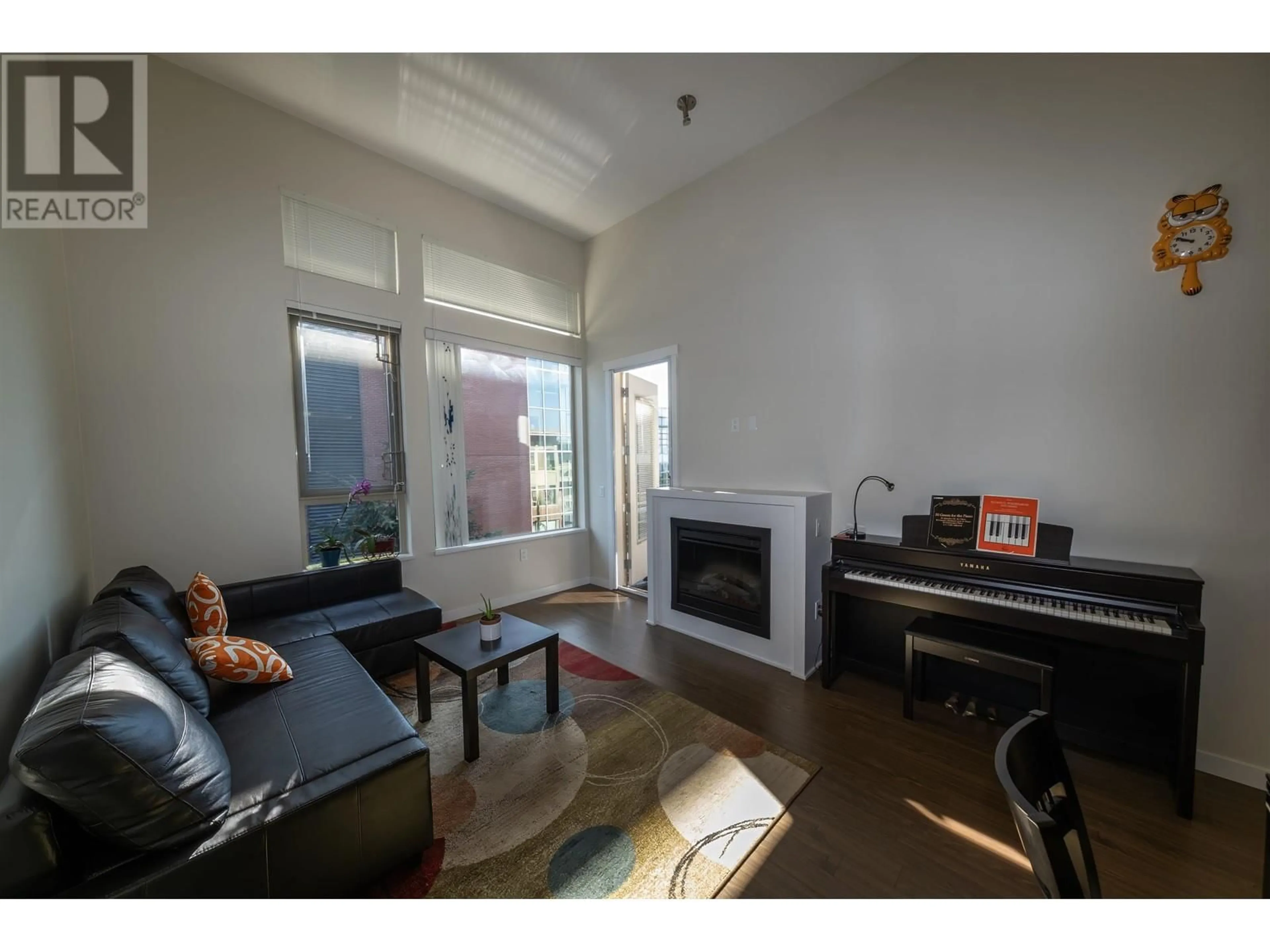 A pic of a room for 518 - 119 22ND STREET, North Vancouver British Columbia V7M0B4