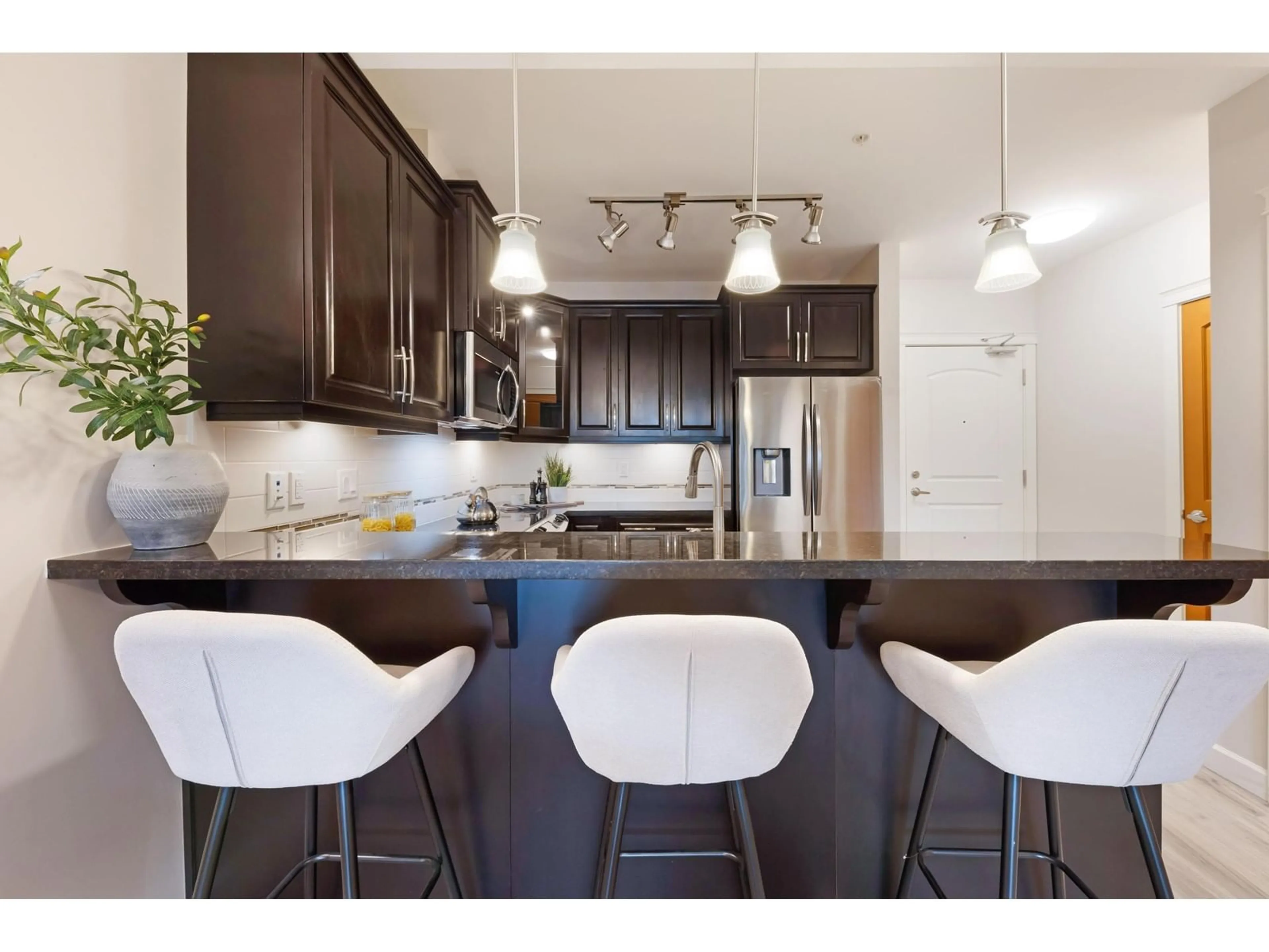 Open concept kitchen, unknown for 482 - 8288 207A, Langley British Columbia V2Y0L2