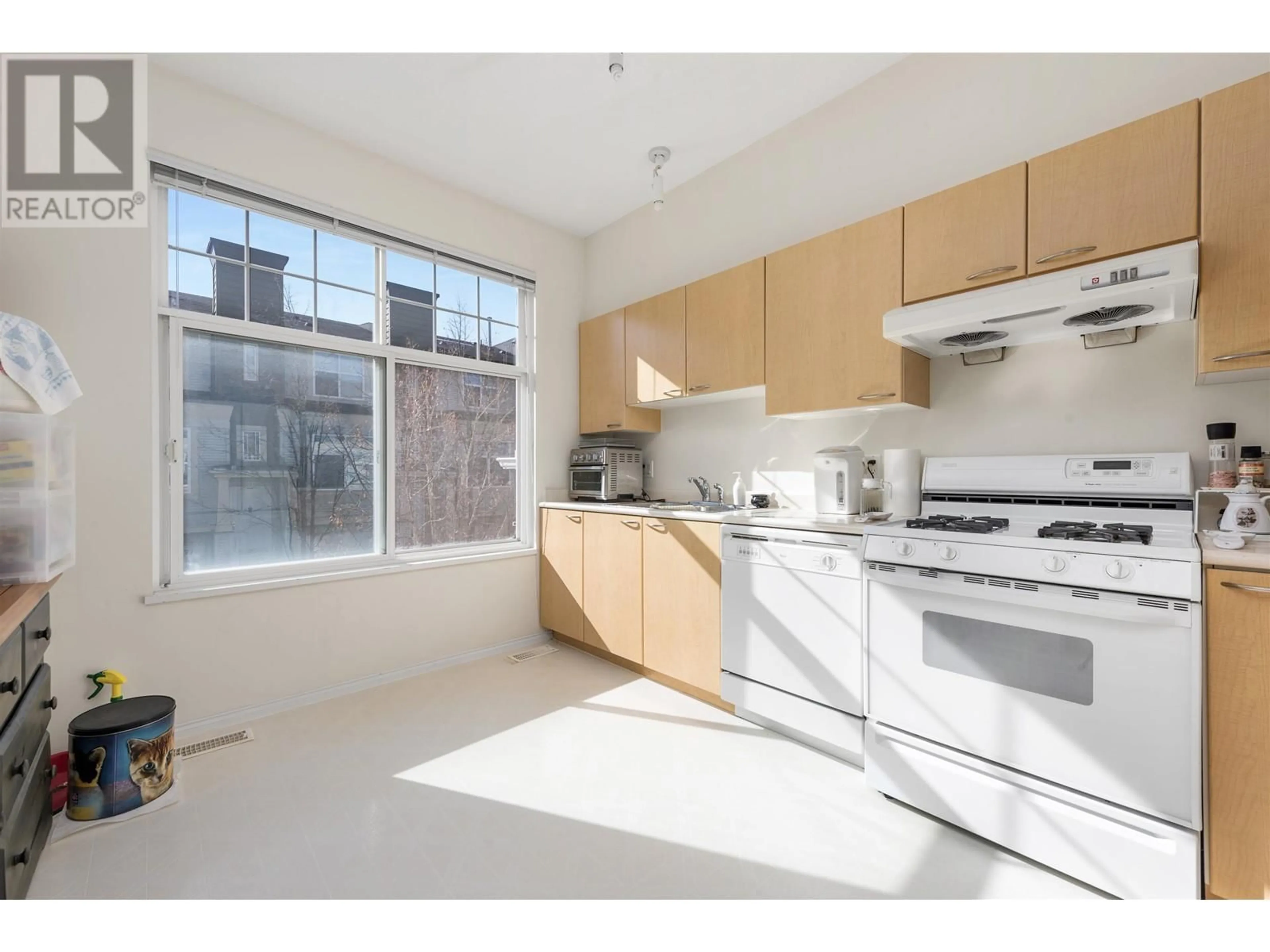 Standard kitchen, unknown for 42 - 3711 ROBSON COURT, Richmond British Columbia V7C5T8
