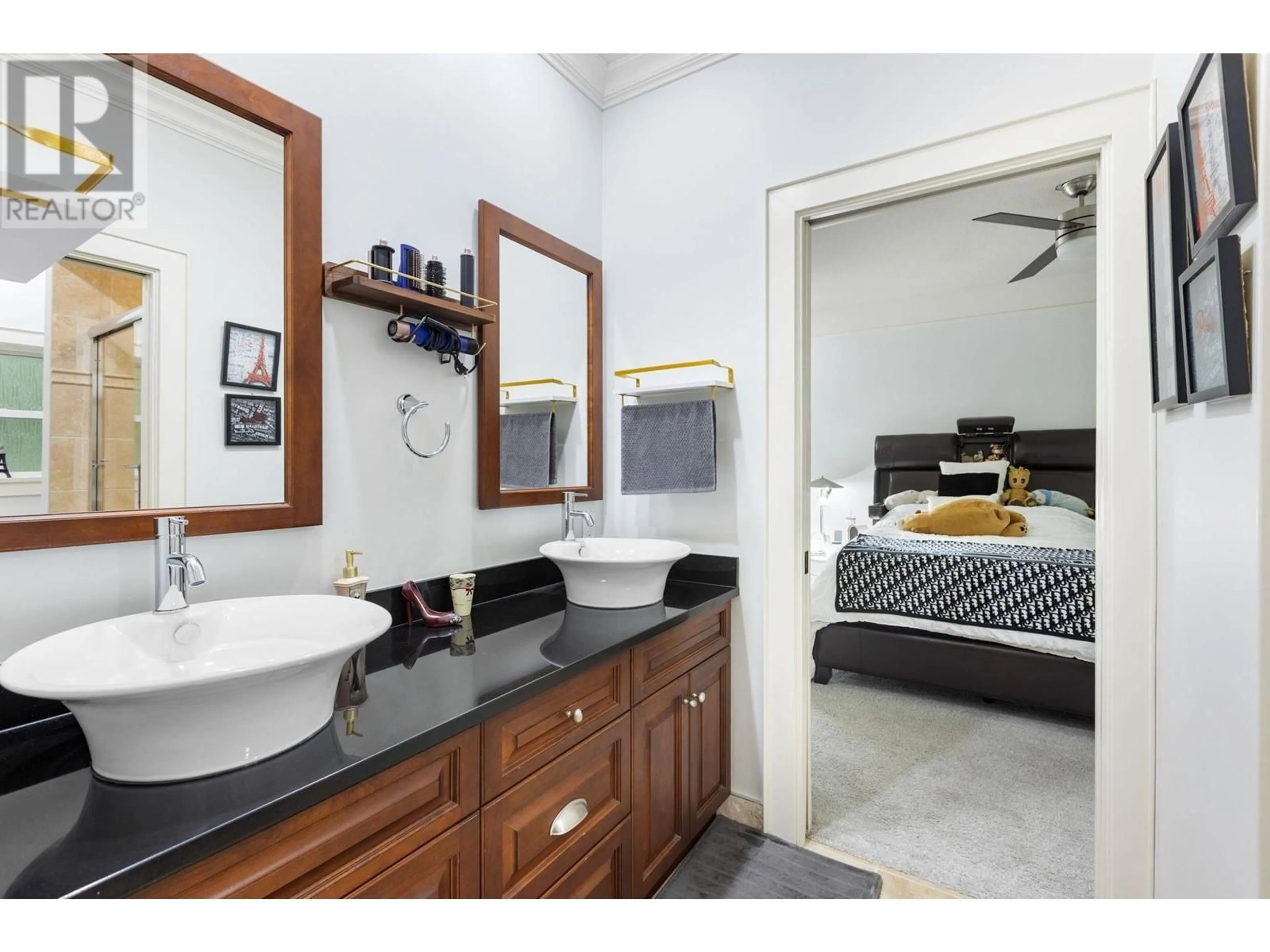 Standard bathroom, ceramic/tile floor for 3027 PLATEAU BOULEVARD, Coquitlam British Columbia V3E2W7
