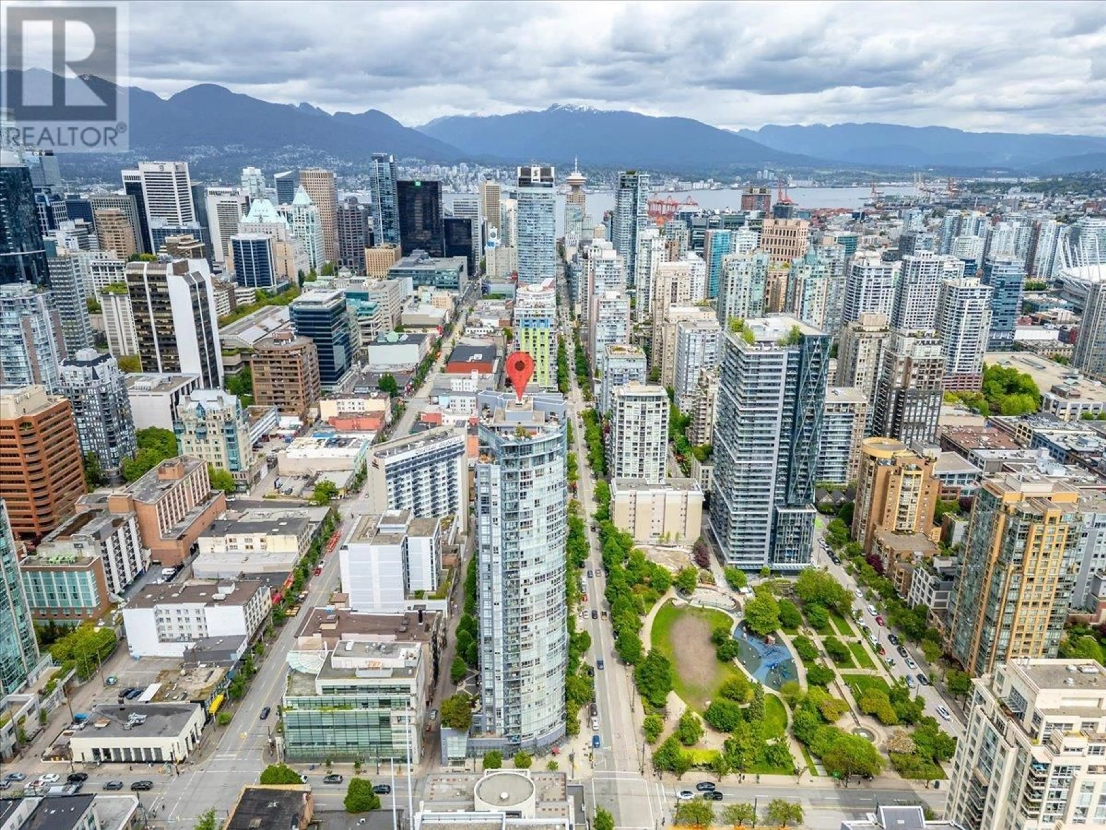 A pic from outside/outdoor area/front of a property/back of a property/a pic from drone, city buildings view from balcony for 1105 - 1199 SEYMOUR STREET, Vancouver British Columbia V6B1K3