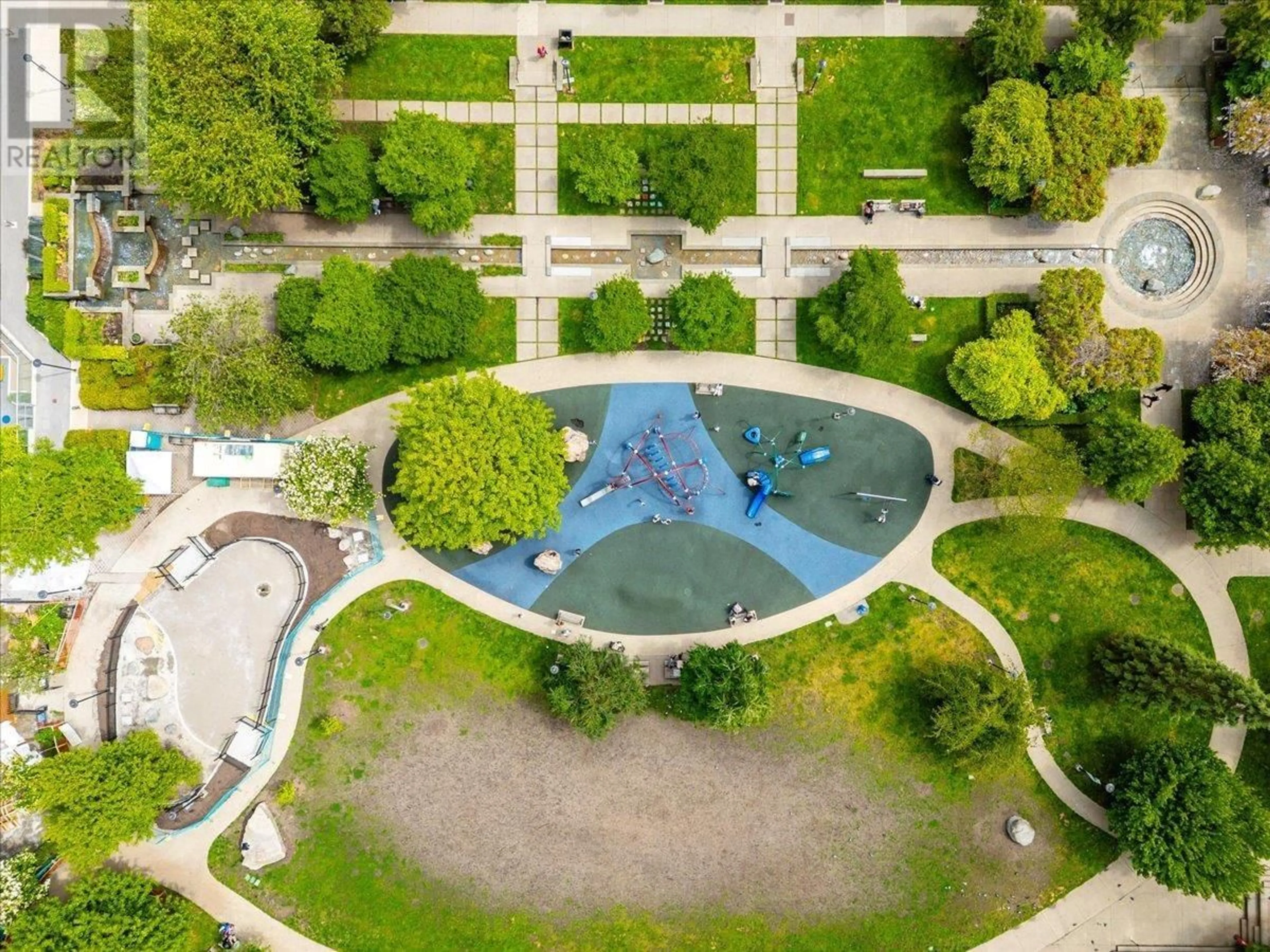 A pic from outside/outdoor area/front of a property/back of a property/a pic from drone, street for 1105 - 1199 SEYMOUR STREET, Vancouver British Columbia V6B1K3