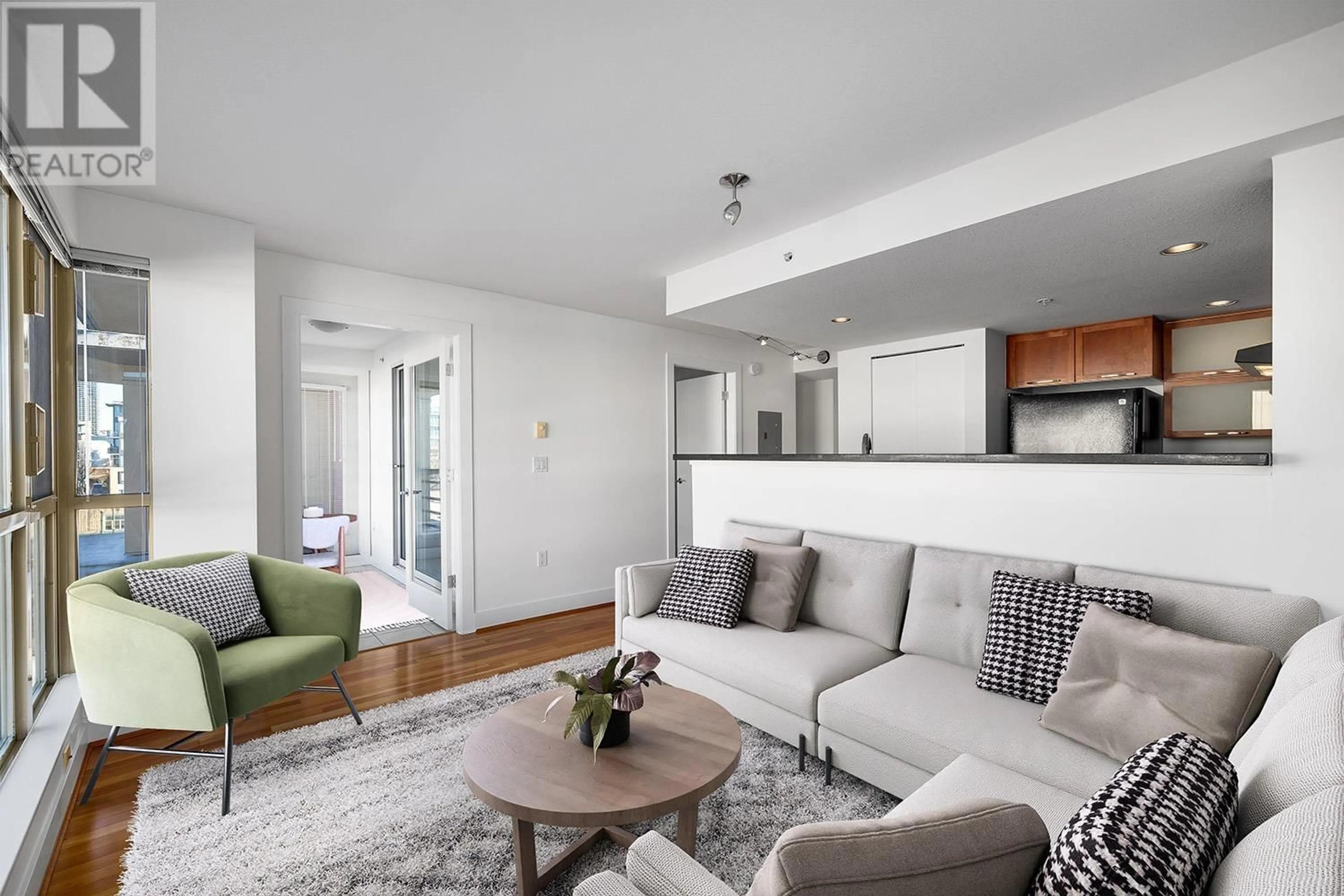 Living room with furniture, unknown for 707 - 2137 10TH AVENUE, Vancouver British Columbia V6K4W4