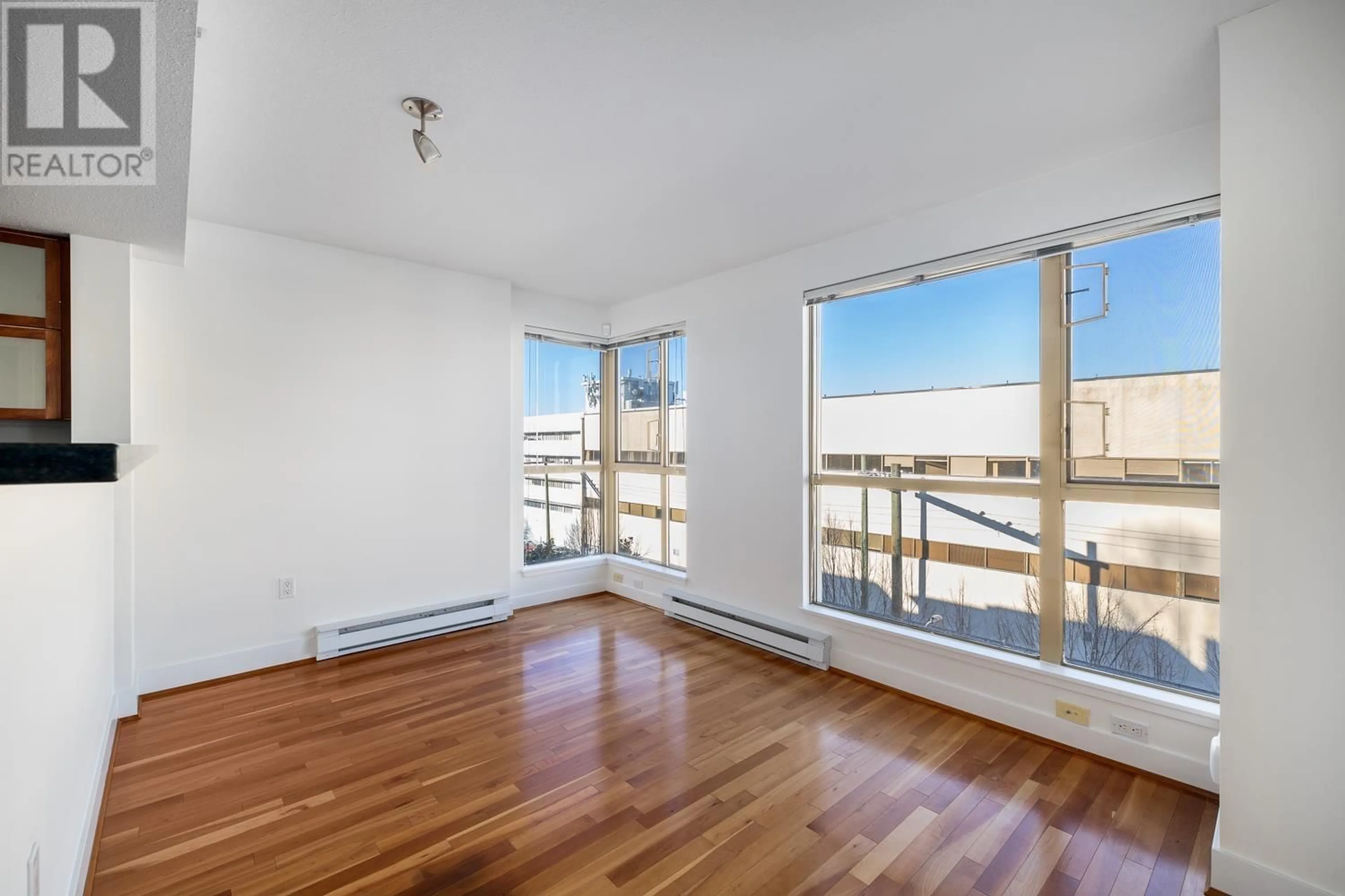A pic of a room for 707 - 2137 10TH AVENUE, Vancouver British Columbia V6K4W4