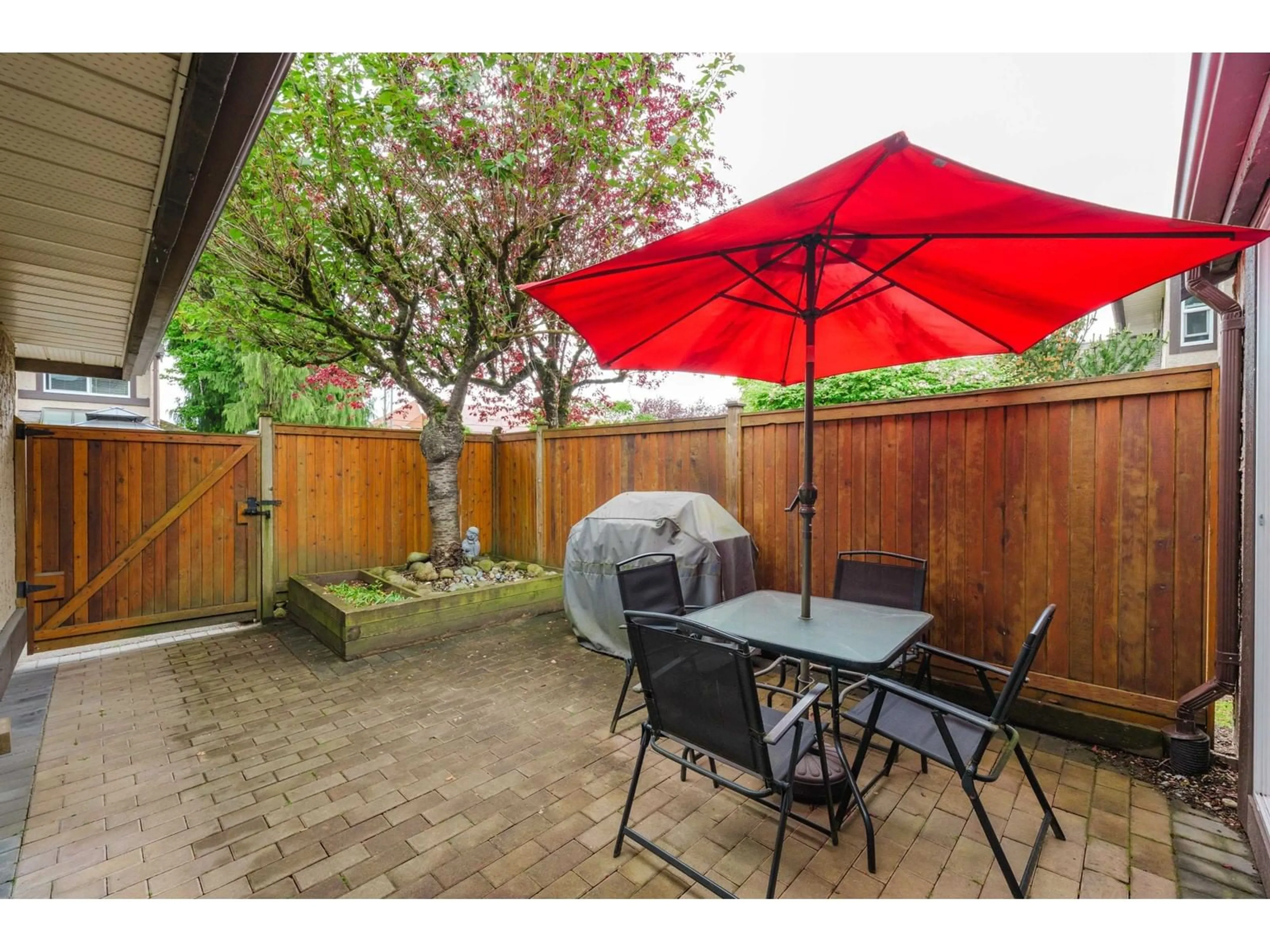 Patio, street for 9 - 34755 OLD YALE, Abbotsford British Columbia V2S7S5