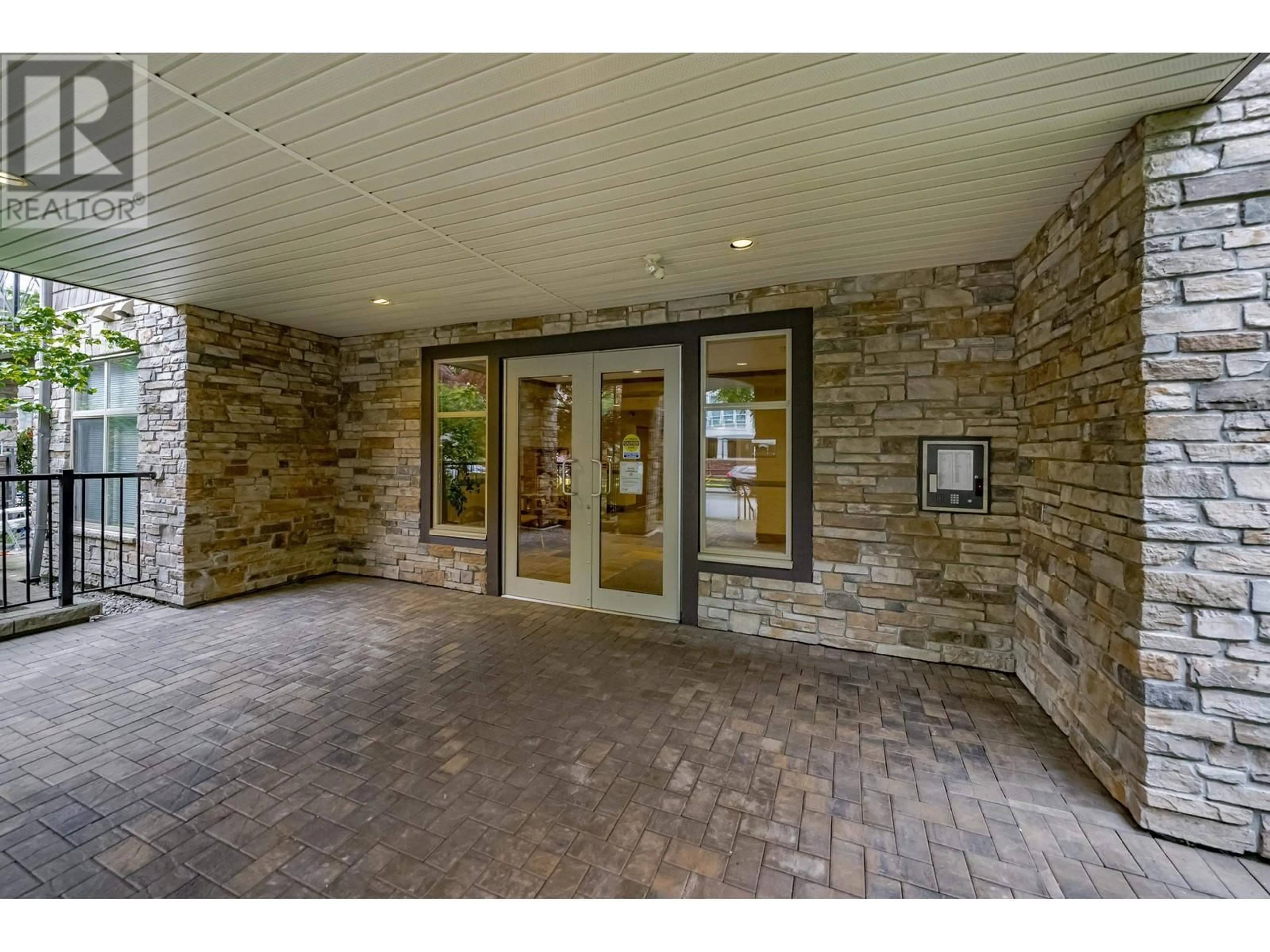 Indoor foyer for 216 - 2336 WHYTE AVENUE, Port Coquitlam British Columbia V3C0A7
