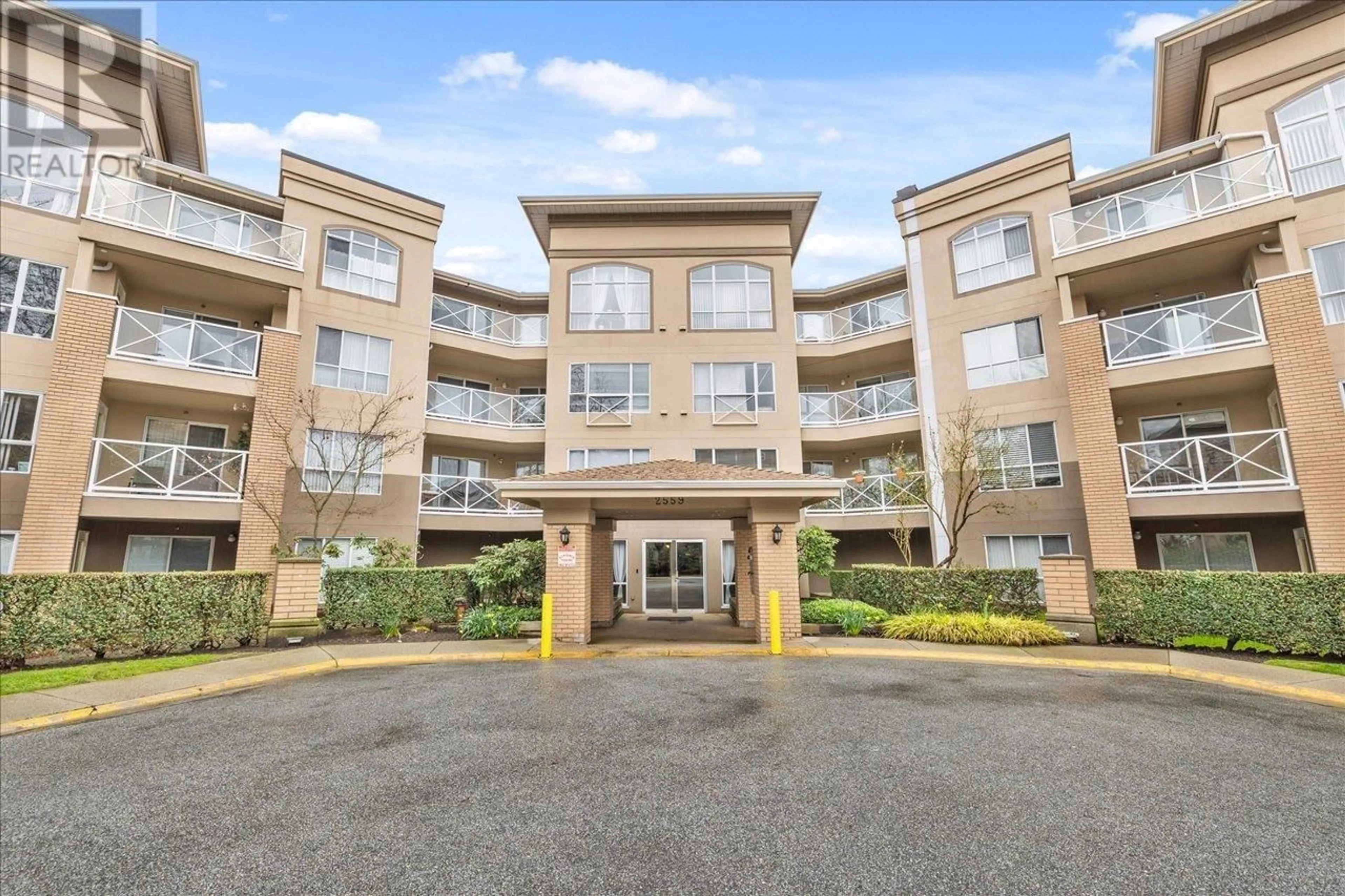 Unknown for 111 - 2559 PARKVIEW LANE, Port Coquitlam British Columbia V3C6M1