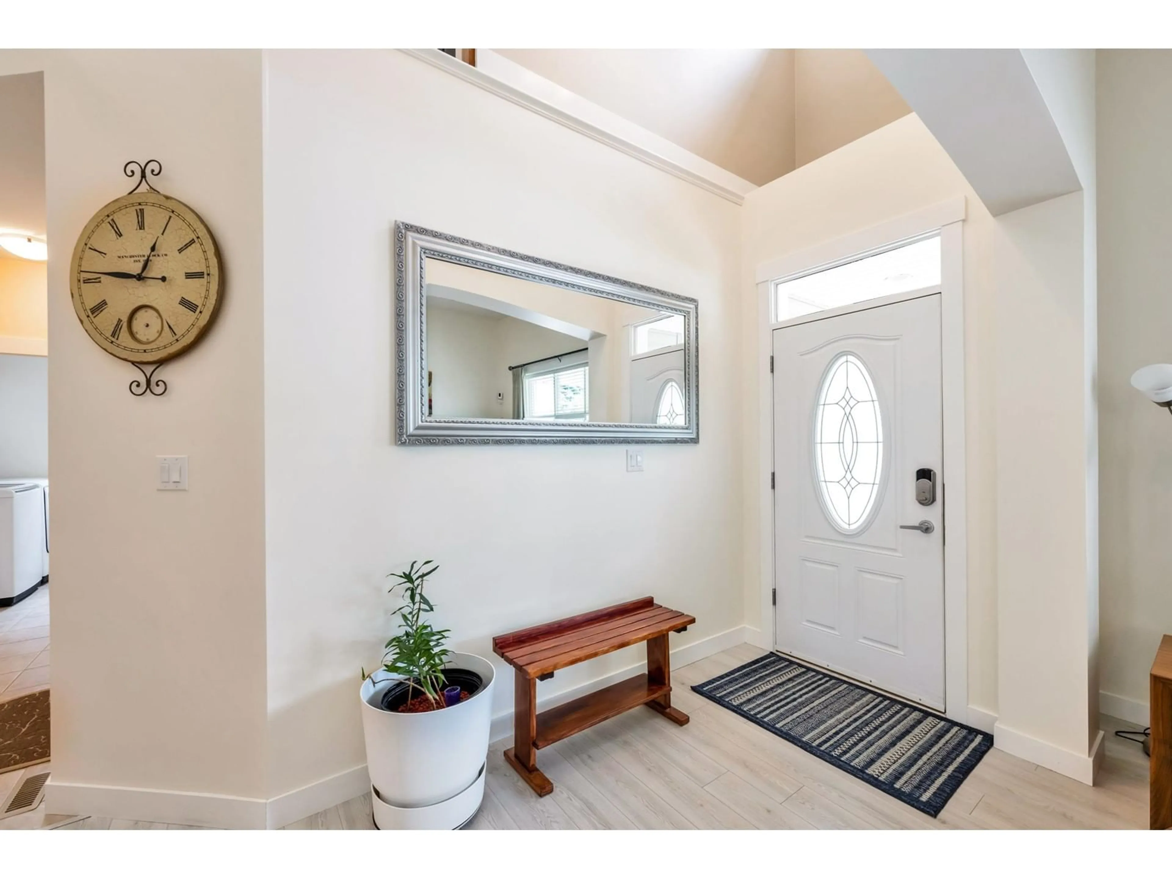 Indoor entryway for 2 - 50072 PATTERSON ROAD, Chilliwack British Columbia V4Z1J6