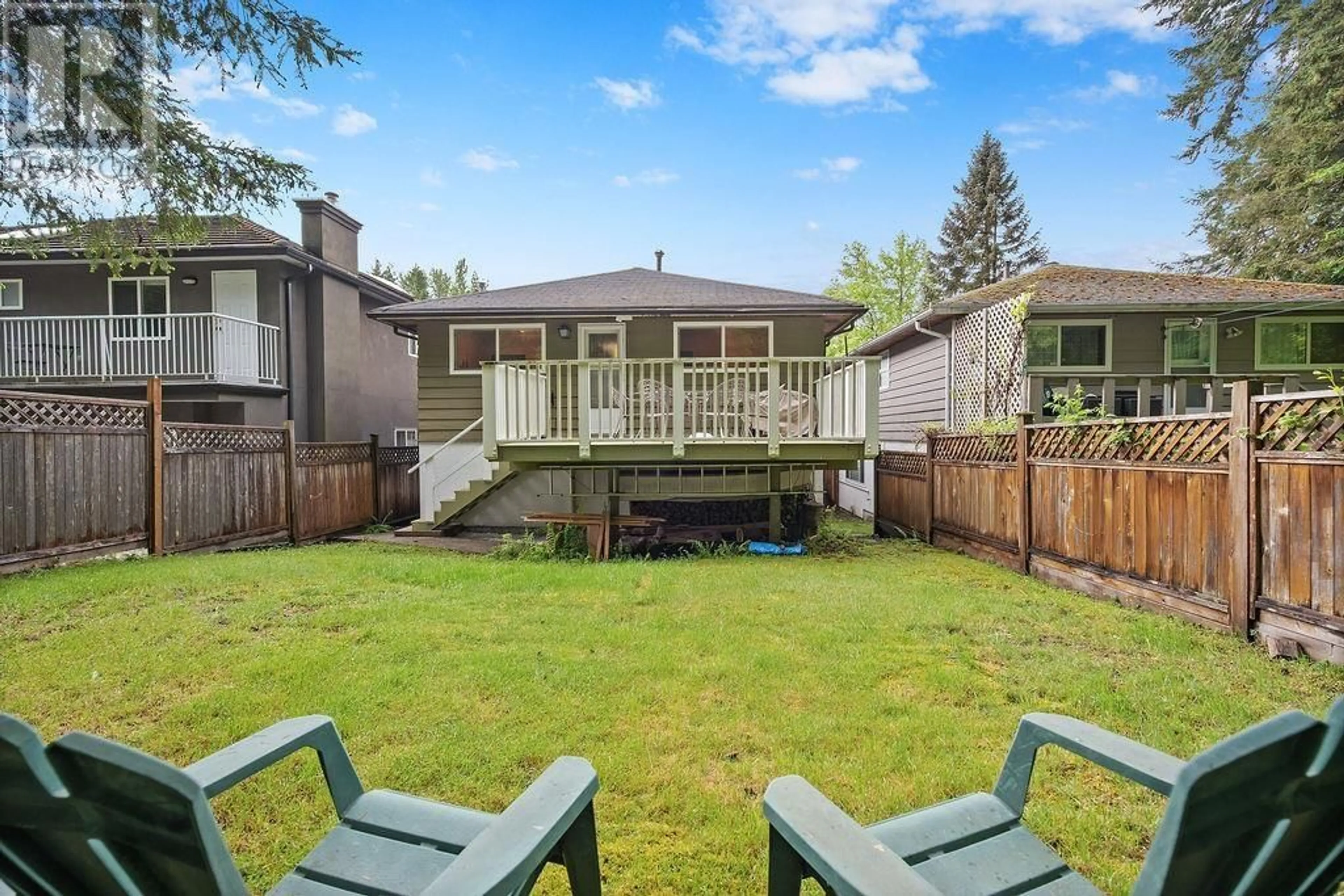 Patio, unknown for 1560 BURRILL AVENUE, North Vancouver British Columbia V7K1L9