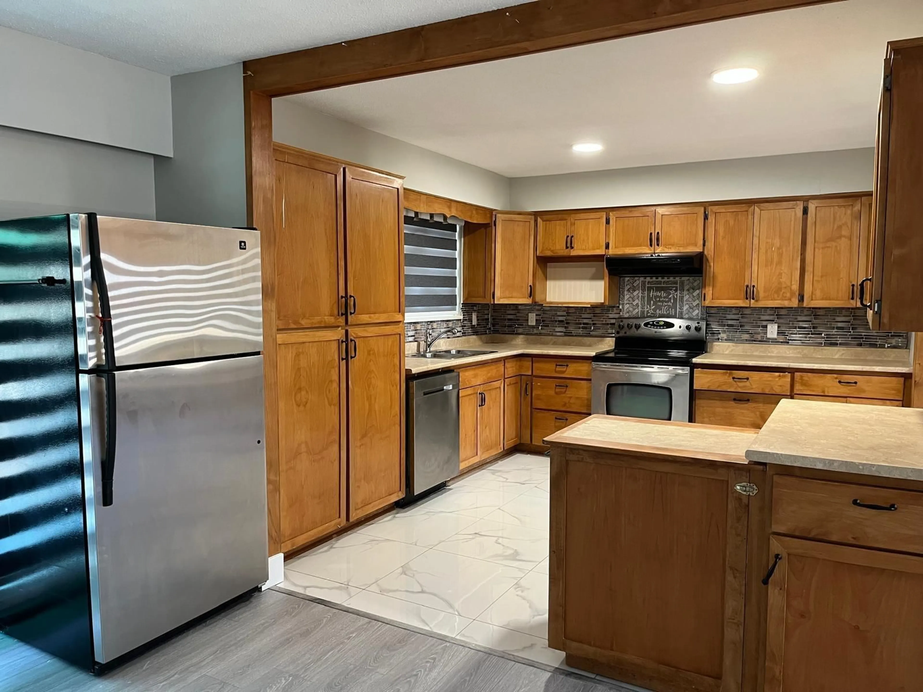 Open concept kitchen, unknown for 7668 WOODCOCK, Mission British Columbia V2V4L7
