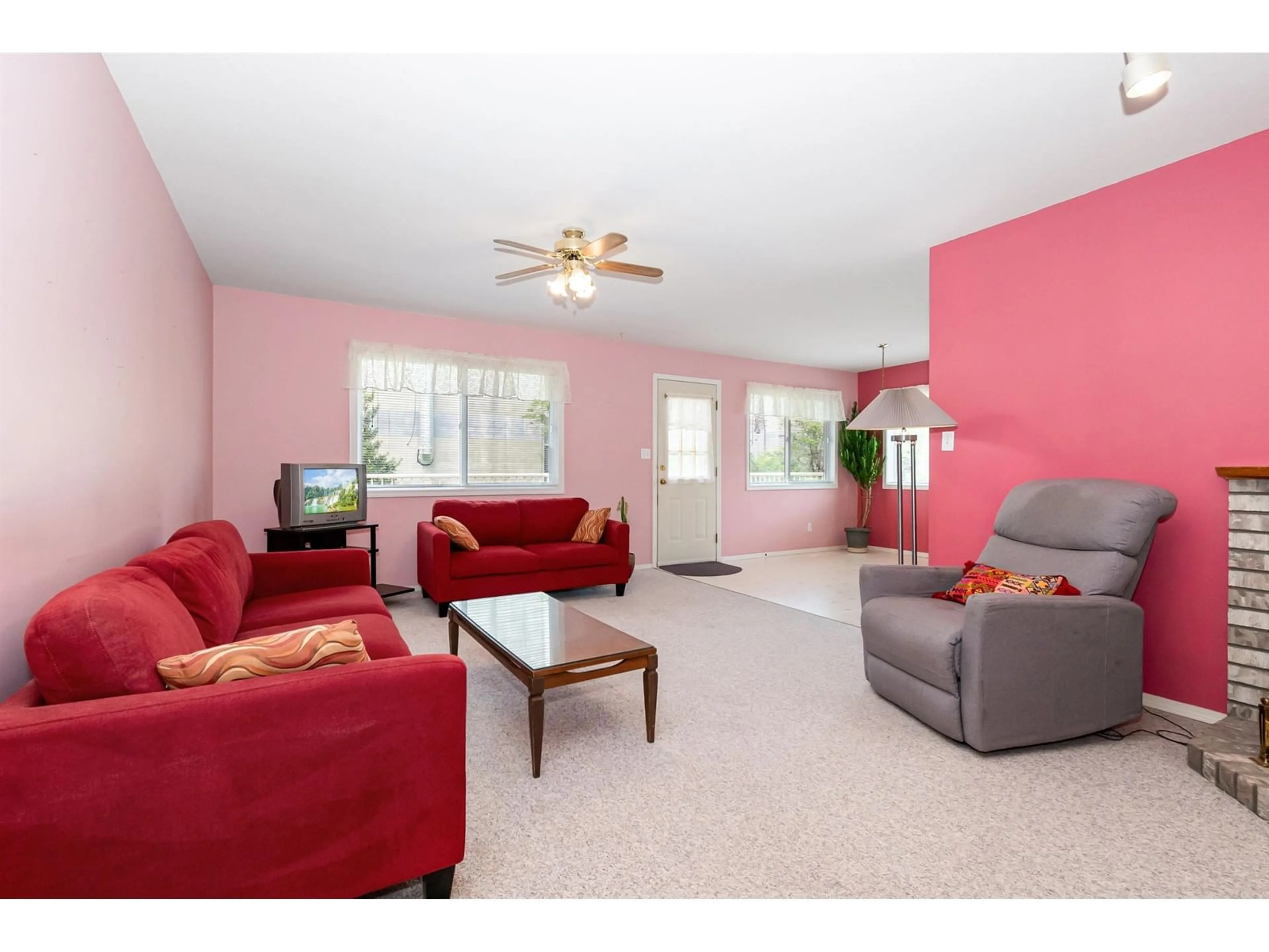 Living room with furniture, unknown for 5951 BIRMINGHAM PLACE, Sardis British Columbia V2R3G1