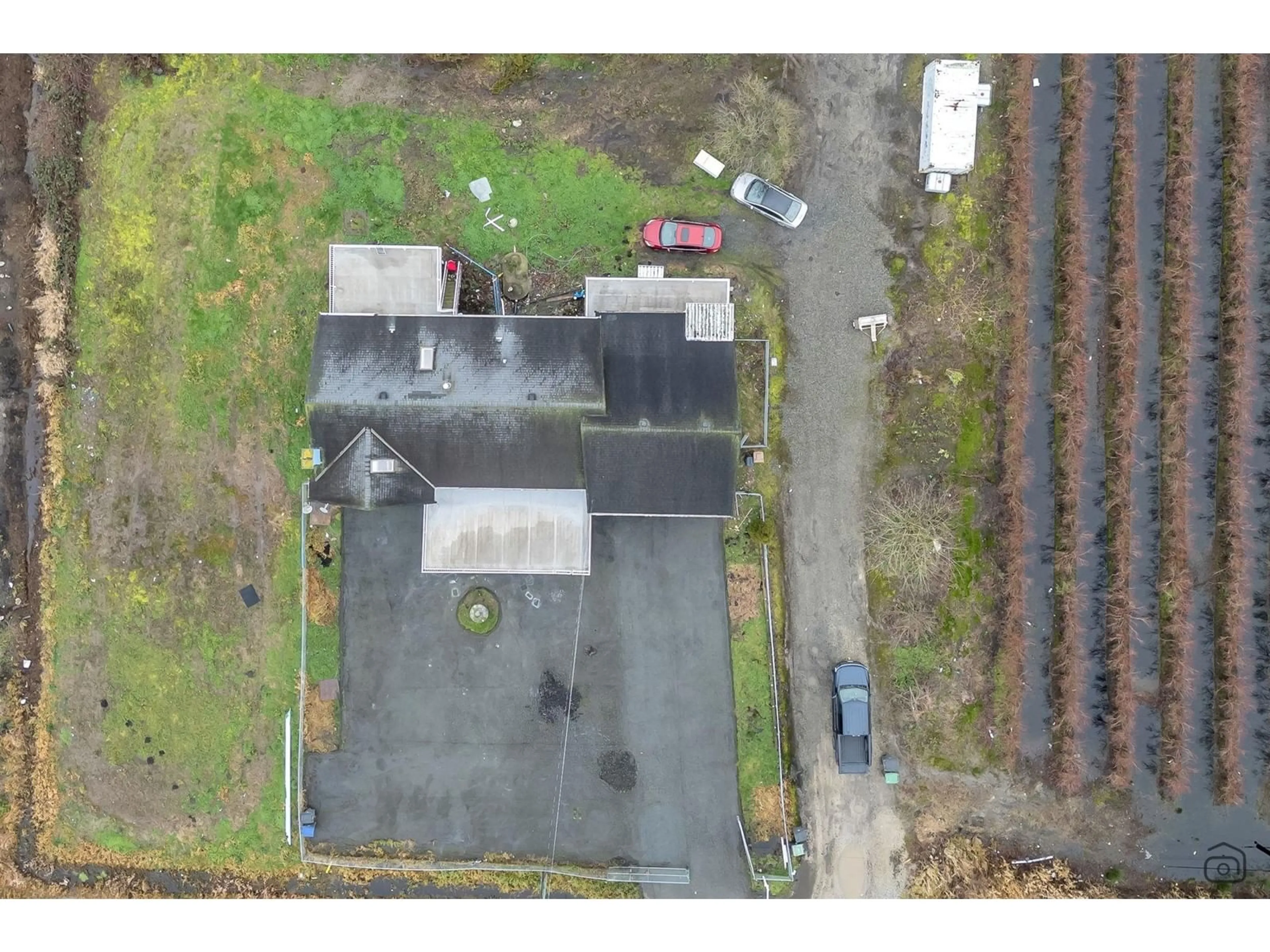 A pic from outside/outdoor area/front of a property/back of a property/a pic from drone, street for 16390 48, Surrey British Columbia V3S0L2