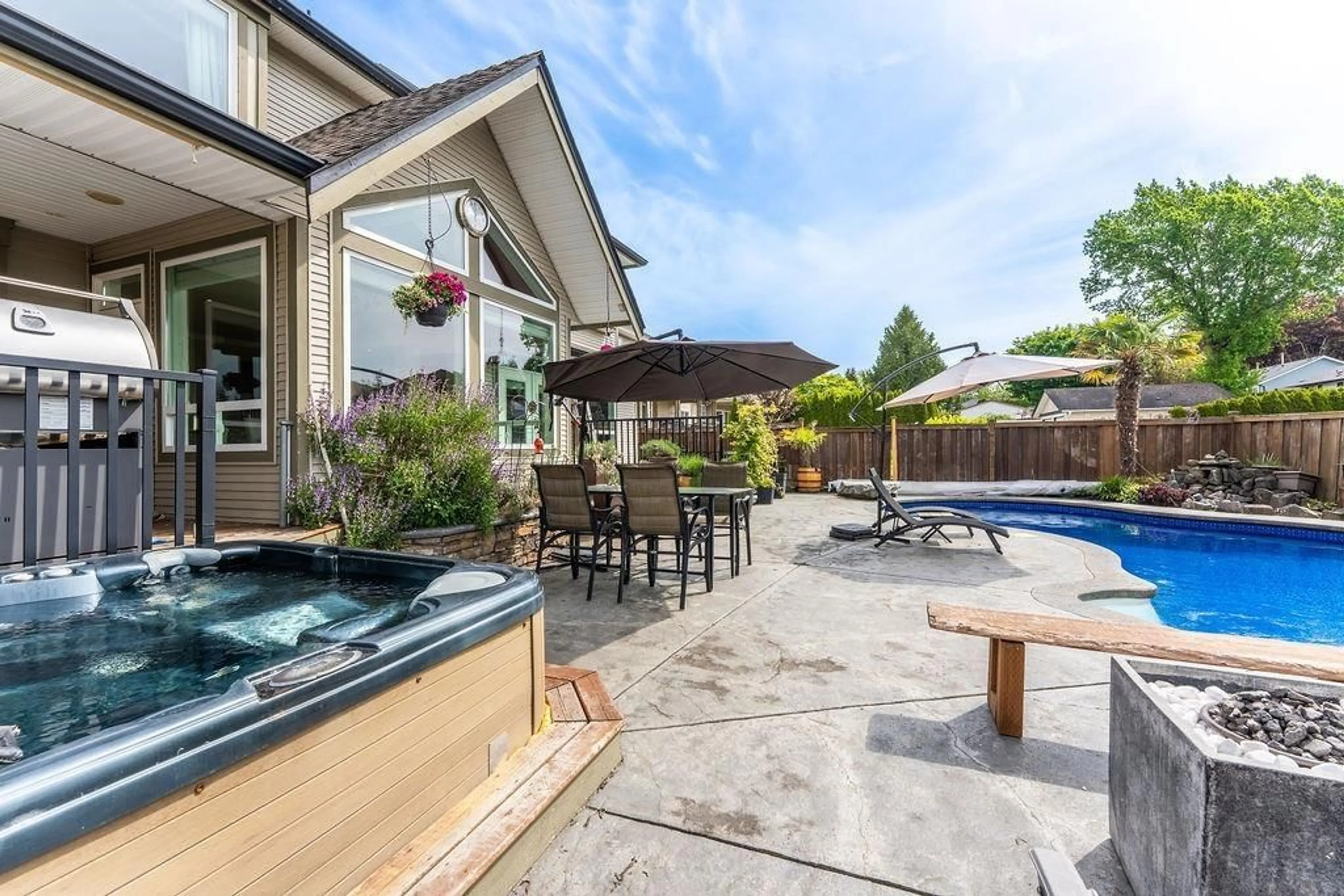 Patio, unknown for 18188 60A, Surrey British Columbia V3S5R7