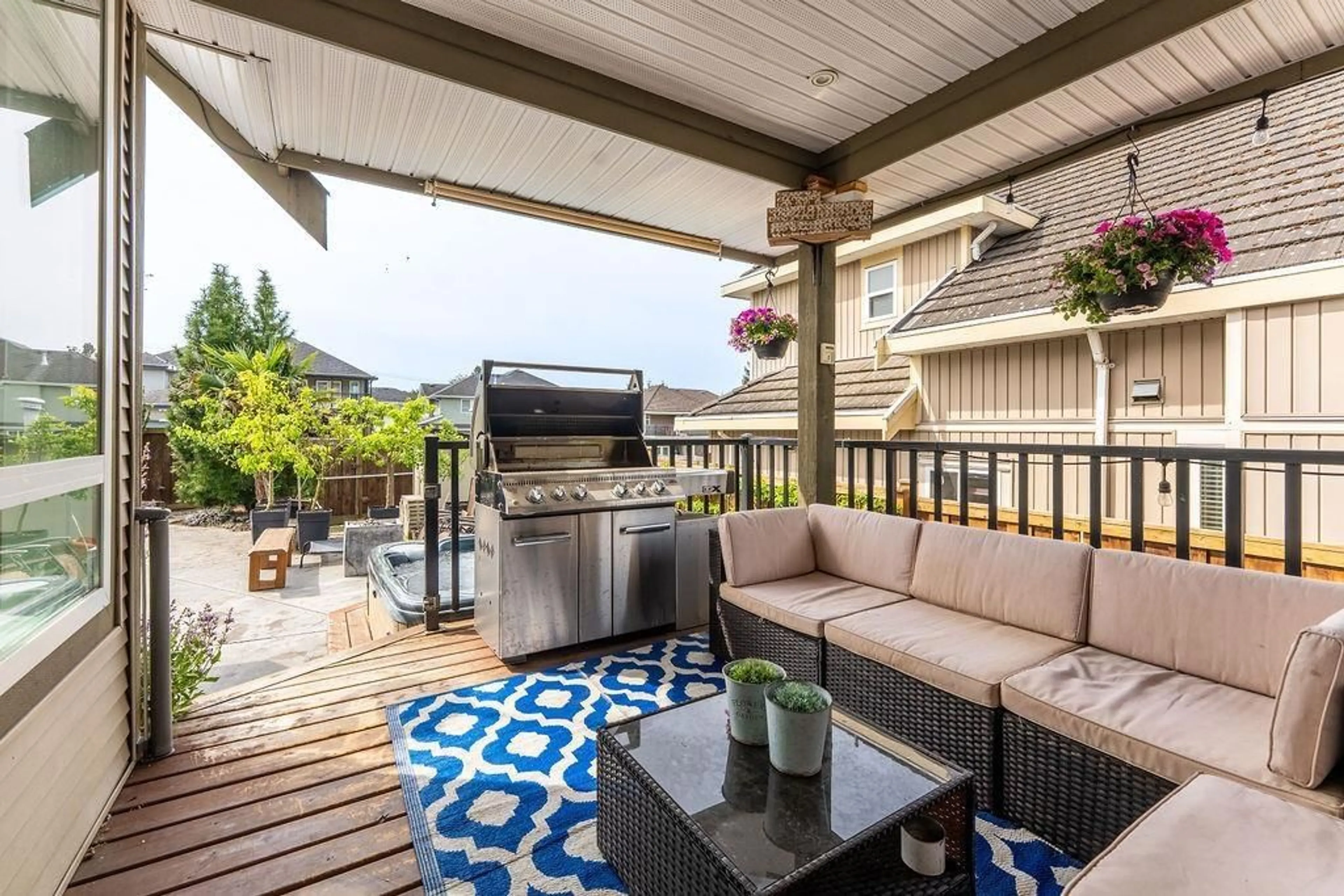 Patio, mountain view for 18188 60A, Surrey British Columbia V3S5R7