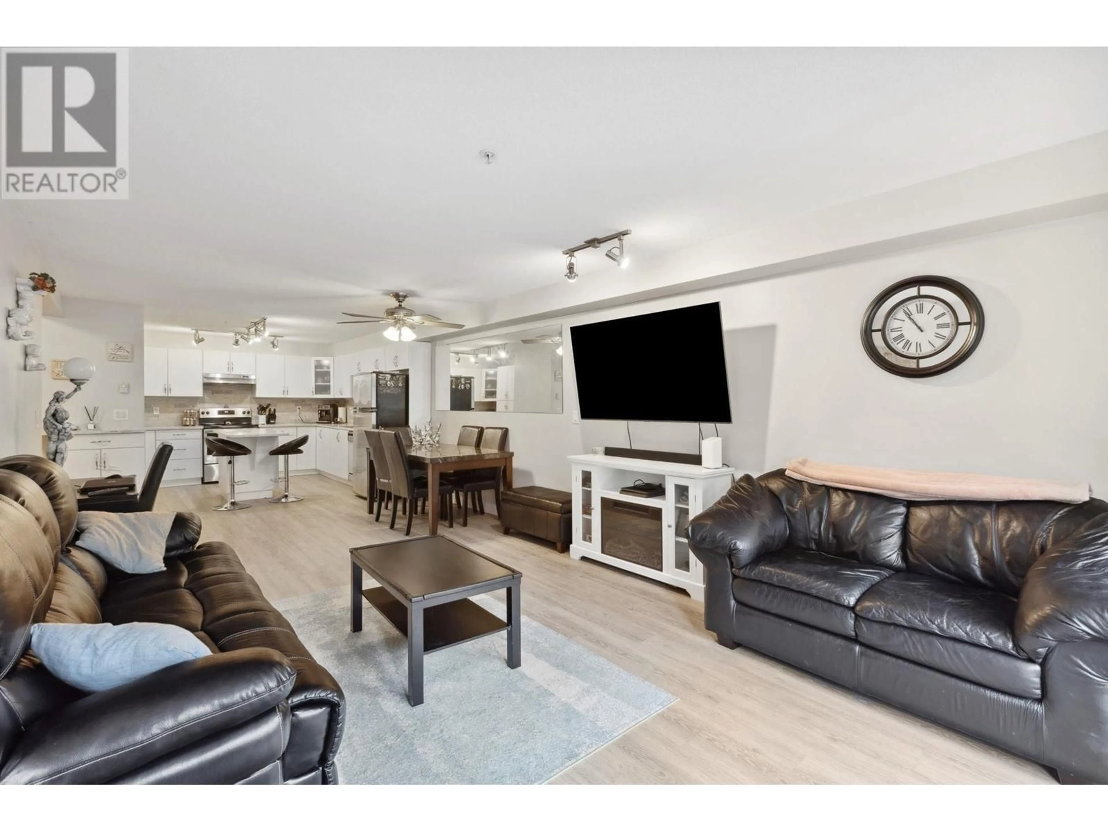 Living room with furniture, unknown for 310 - 160 SHORELINE CIRCLE, Port Moody British Columbia V3H0B2