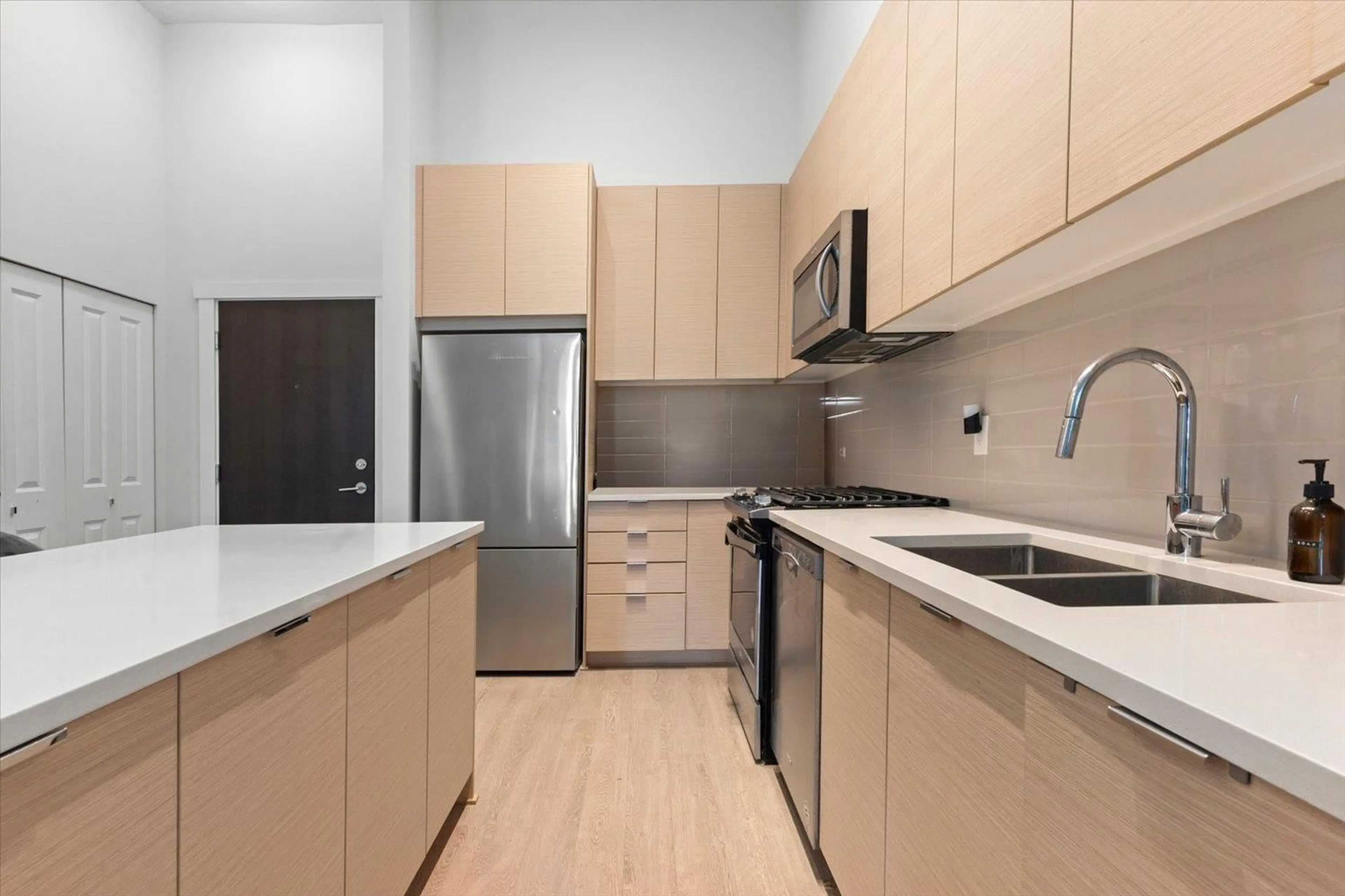 Standard kitchen, unknown for C614 - 8150 207, Langley British Columbia V2Y4J4