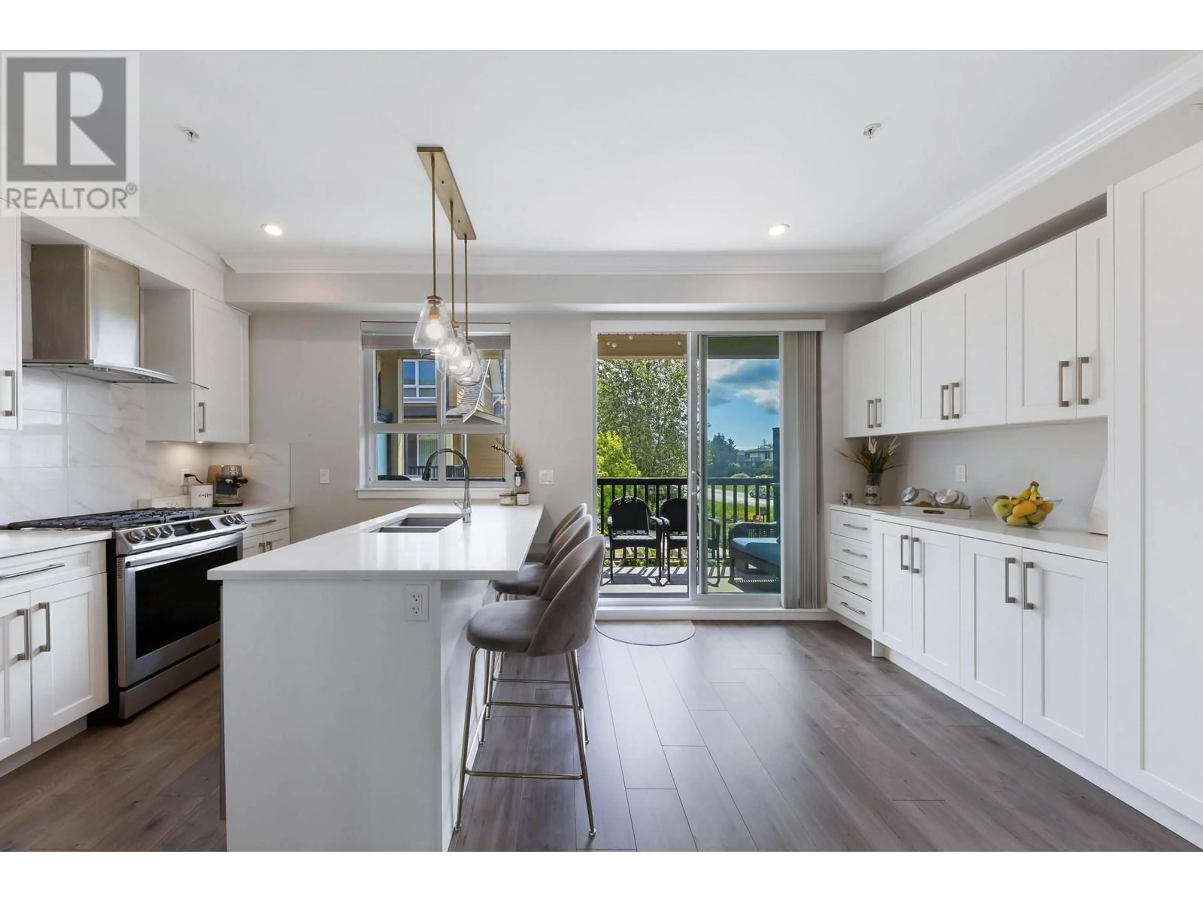 Open concept kitchen, wood/laminate floor for 60 - 430 DUNCAN STREET, New Westminster British Columbia V3M0M2