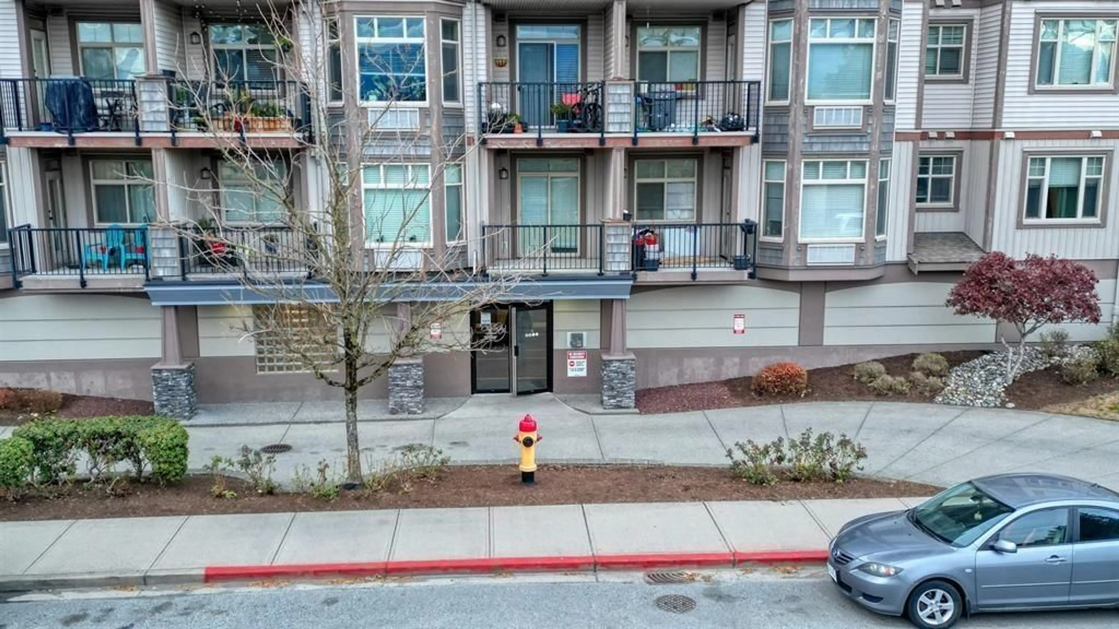 A pic from outside/outdoor area/front of a property/back of a property/a pic from drone, city buildings view from balcony for 408 - 46021 SECOND AVENUE, Chilliwack British Columbia V2P1S6