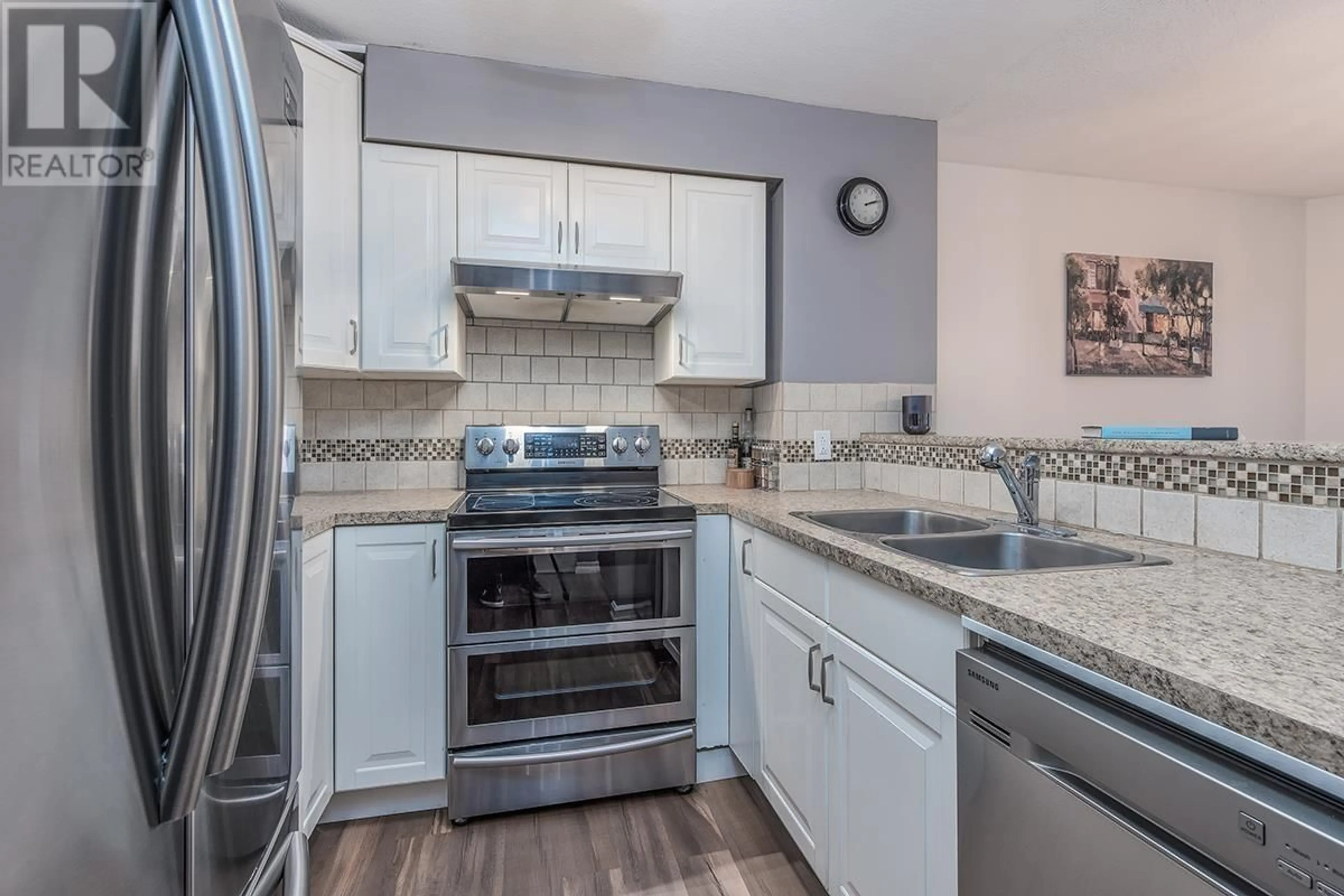 Unknown for 206 - 3191 MOUNTAIN HIGHWAY, North Vancouver British Columbia V7K2H4