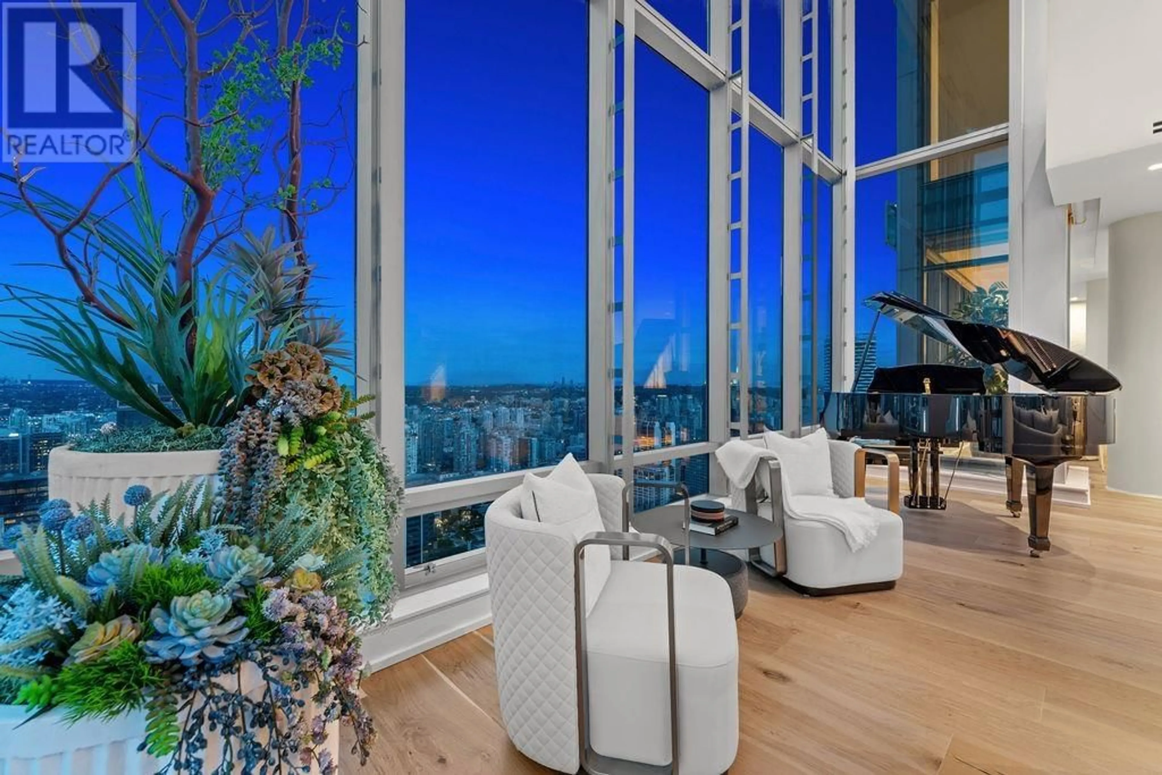 Indoor foyer for 4903 - 1128 GEORGIA STREET, Vancouver British Columbia V6E0A8
