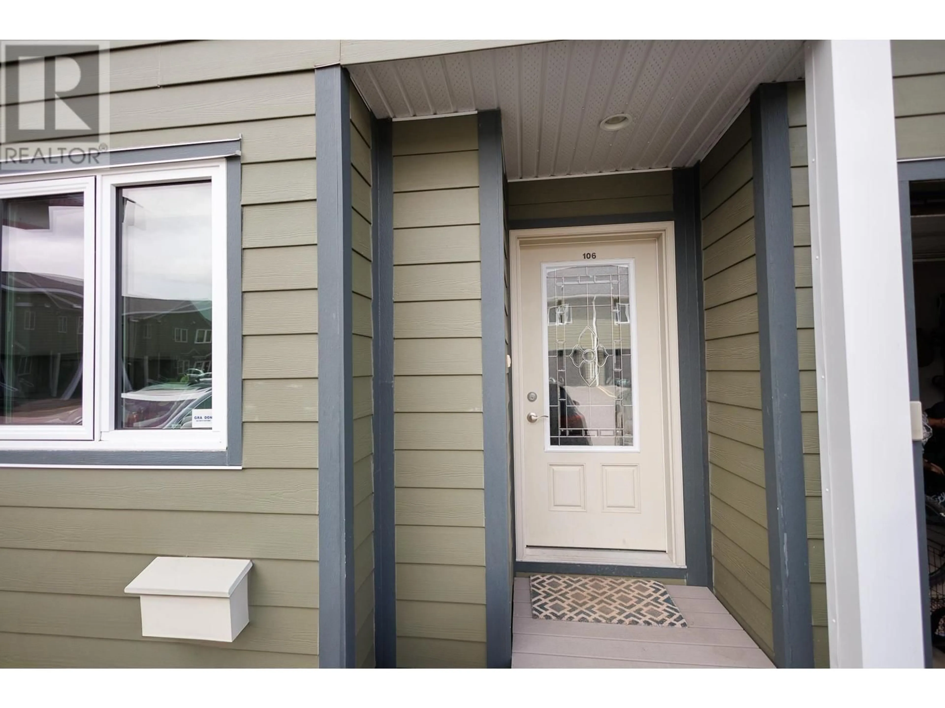 Home with vinyl exterior material, street for 106 - 4719 DAVIS AVENUE, Terrace British Columbia V8G1Y1