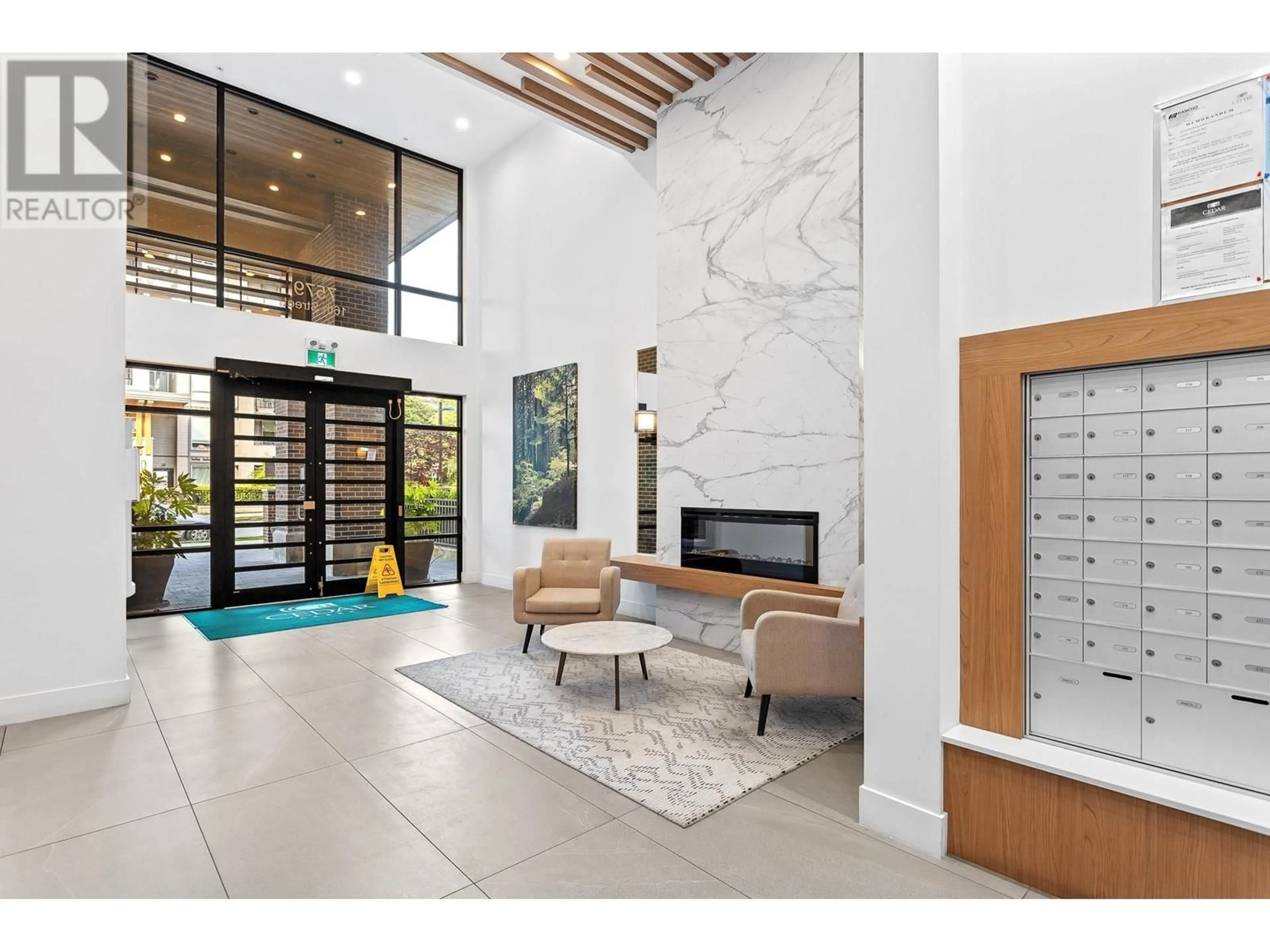 Indoor foyer for 403 - 7579 16TH STREET, Burnaby British Columbia V3N0H7