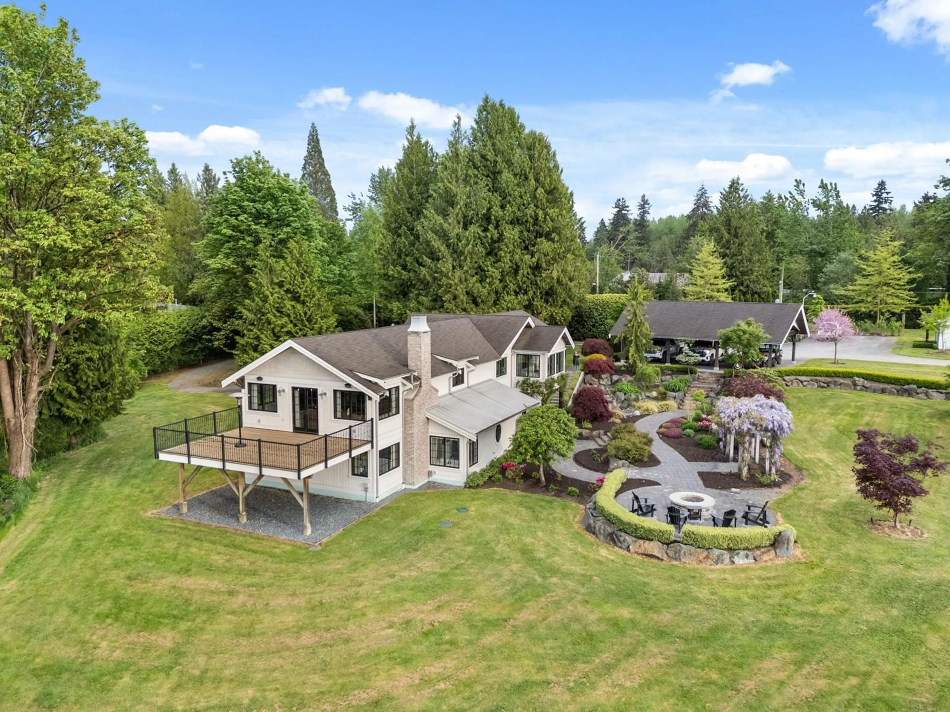 A pic from outside/outdoor area/front of a property/back of a property/a pic from drone, unknown for 25125 72, Langley British Columbia V4W1J1