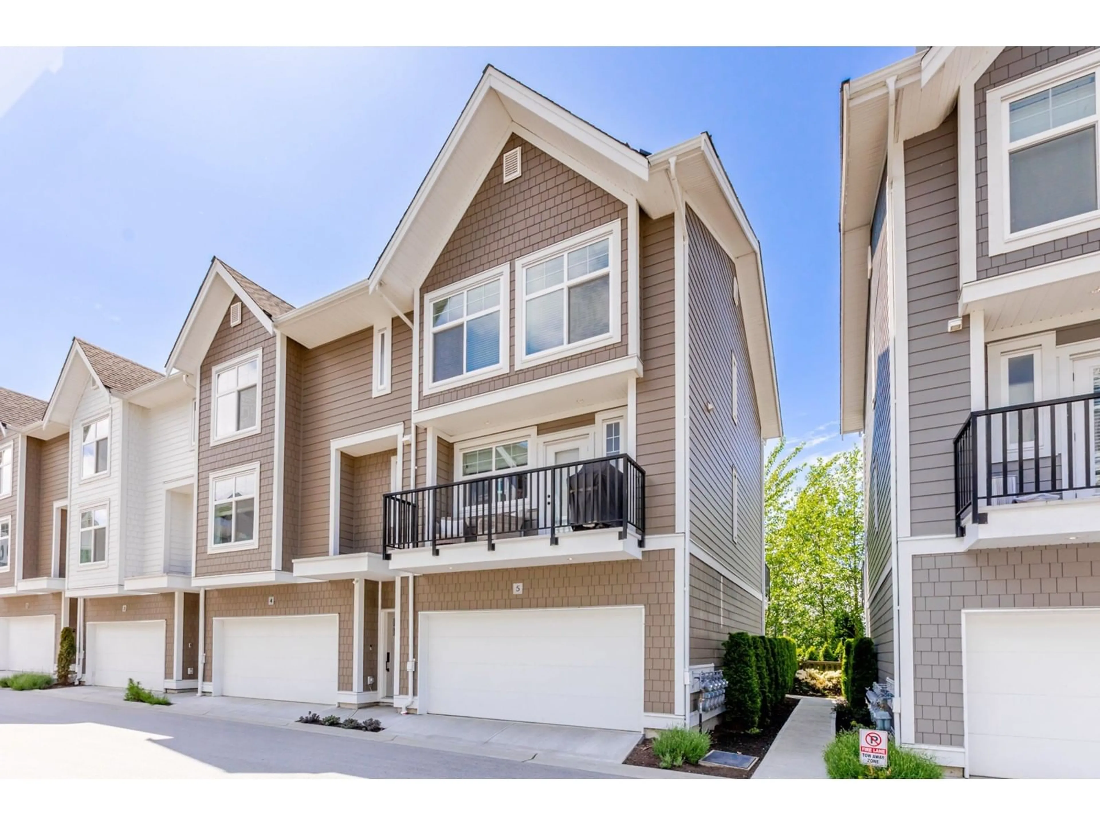 Home with vinyl exterior material, street for 5 - 14541 WINTER, Surrey British Columbia V4P0G5