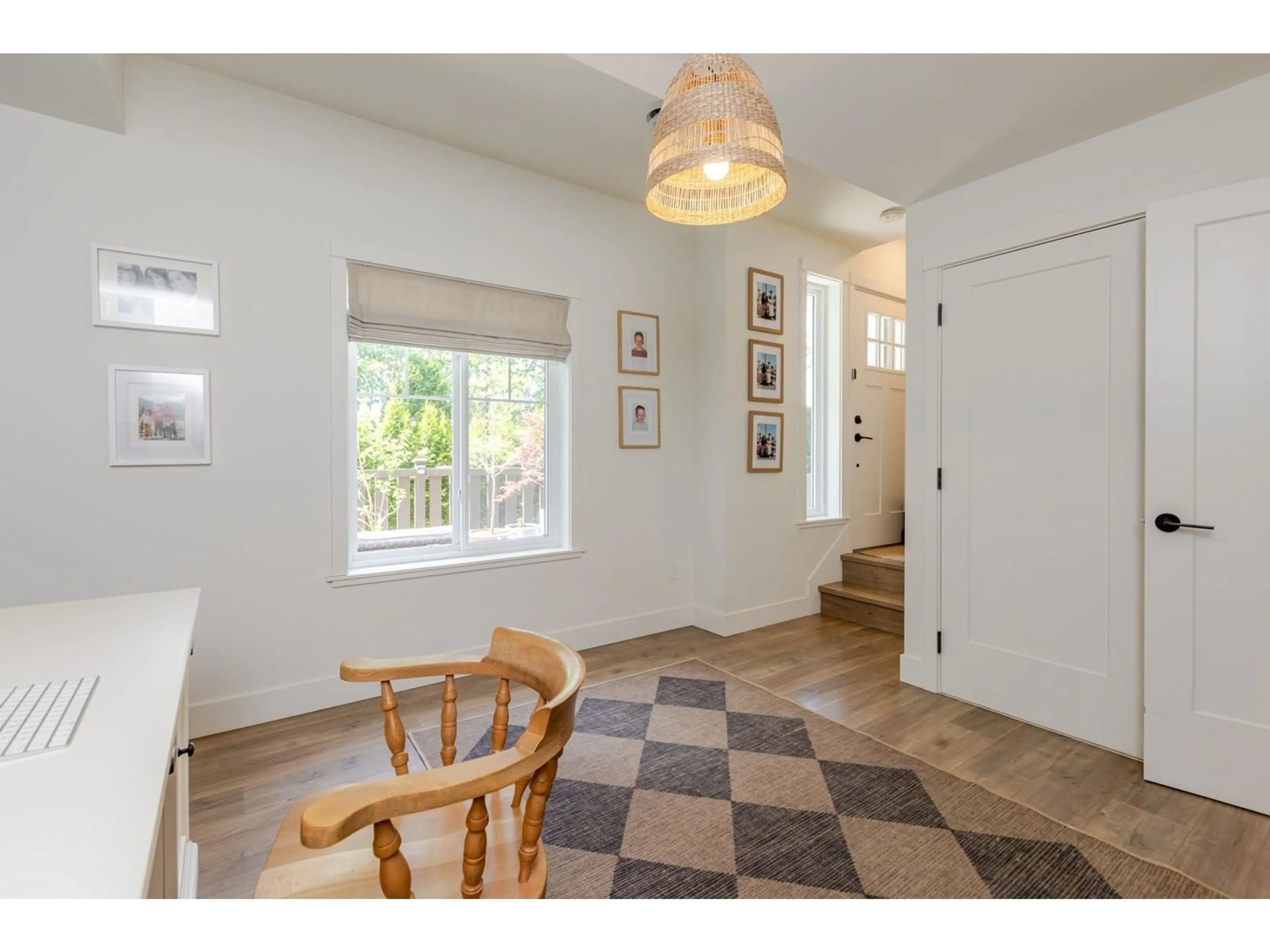 Indoor entryway for 5 - 14541 WINTER, Surrey British Columbia V4P0G5