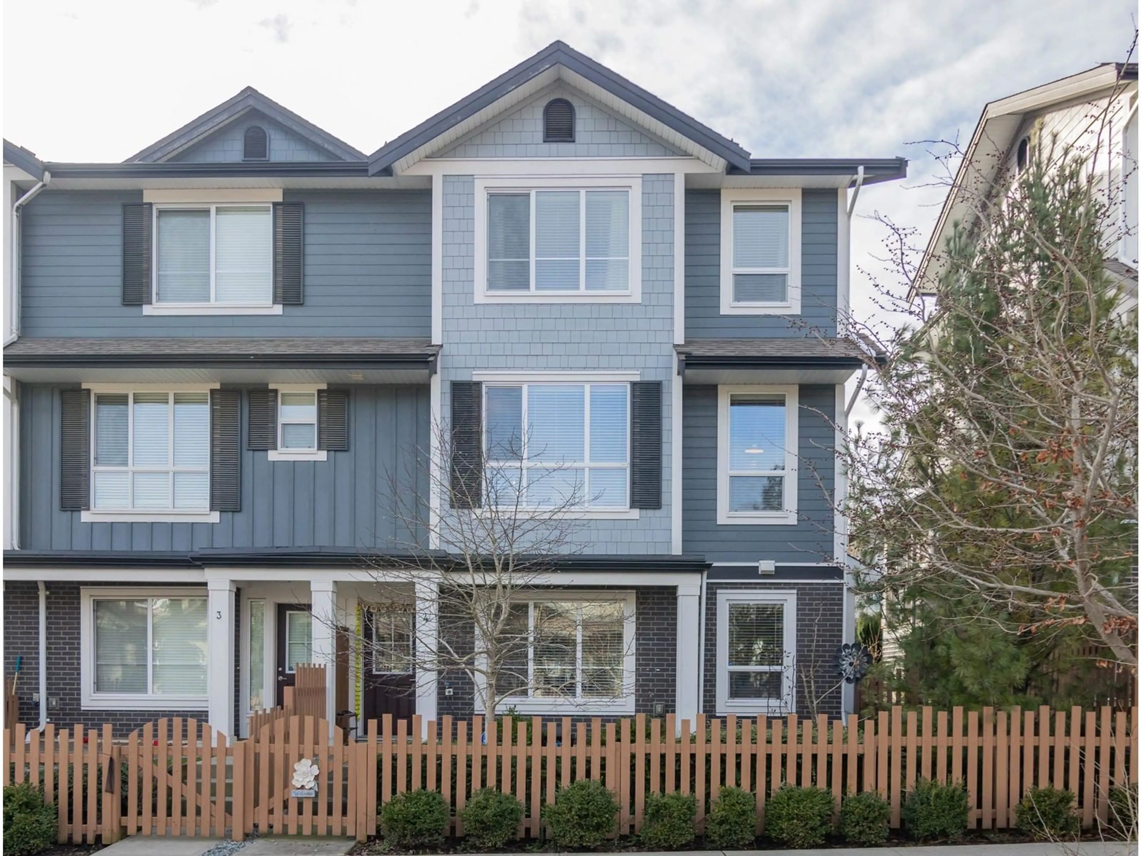 Home with vinyl exterior material, street for 4 - 7157 210, Langley British Columbia V2Y0T3