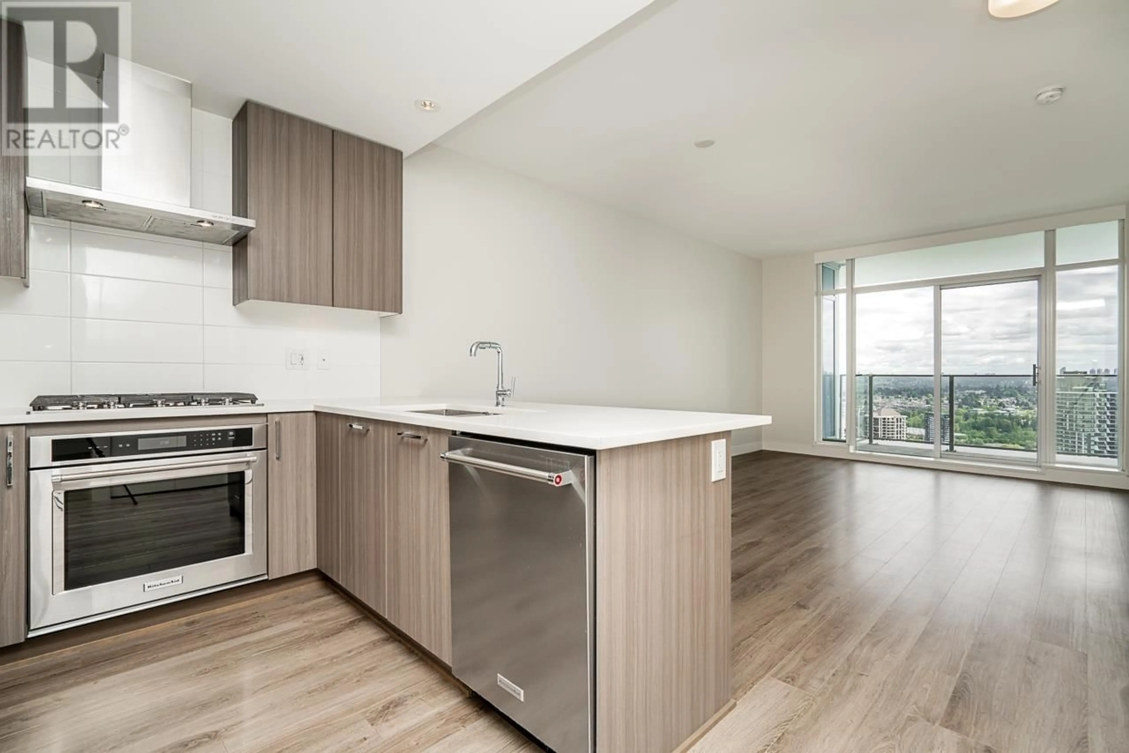 Standard kitchen, unknown for 3901 - 1788 GILMORE STREET, Burnaby British Columbia V5C0L5