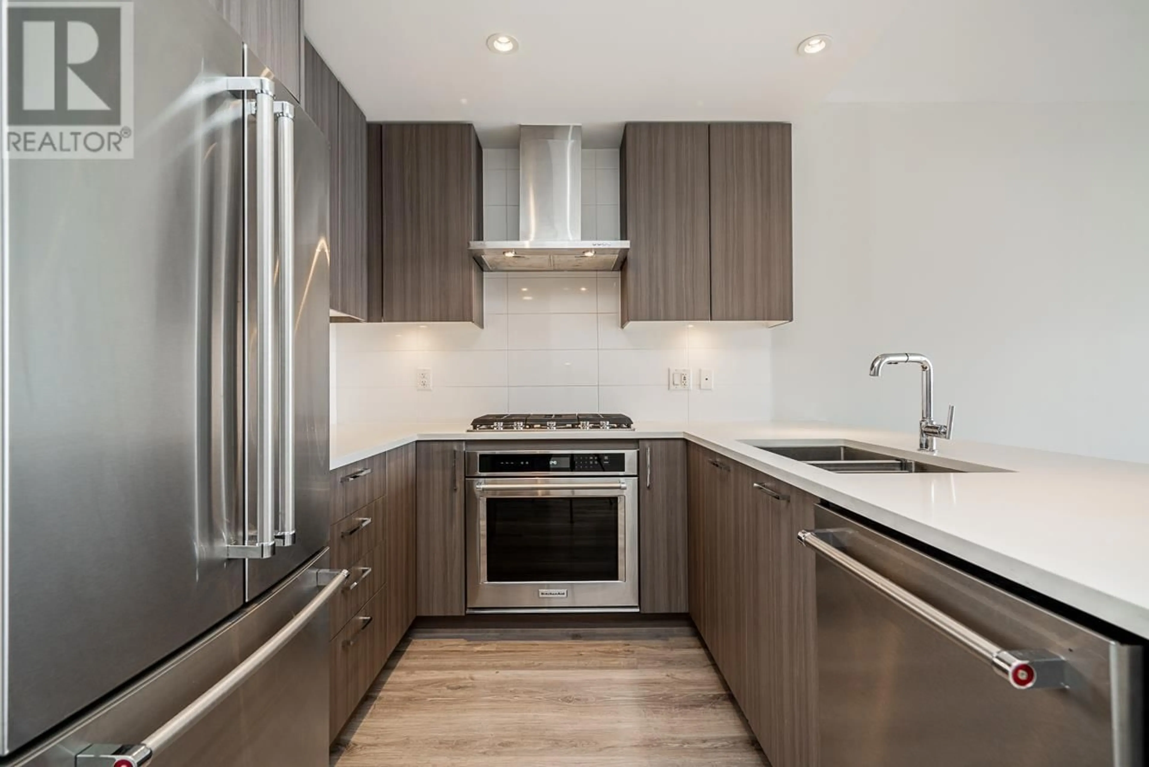 Standard kitchen, wood/laminate floor for 3901 - 1788 GILMORE STREET, Burnaby British Columbia V5C0L5