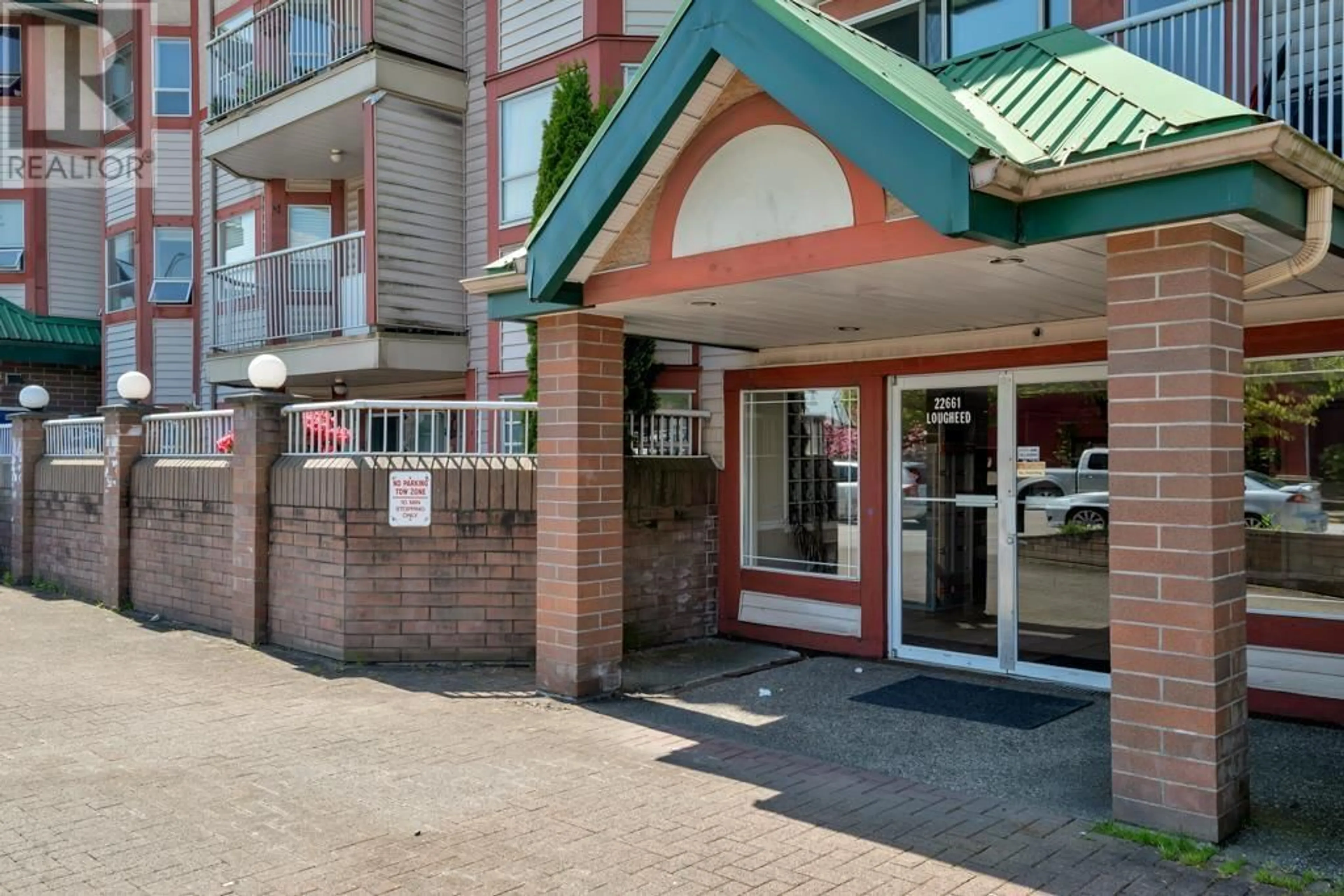 Indoor foyer for 213 - 22661 LOUGHEED HIGHWAY, Maple Ridge British Columbia V2X2V4