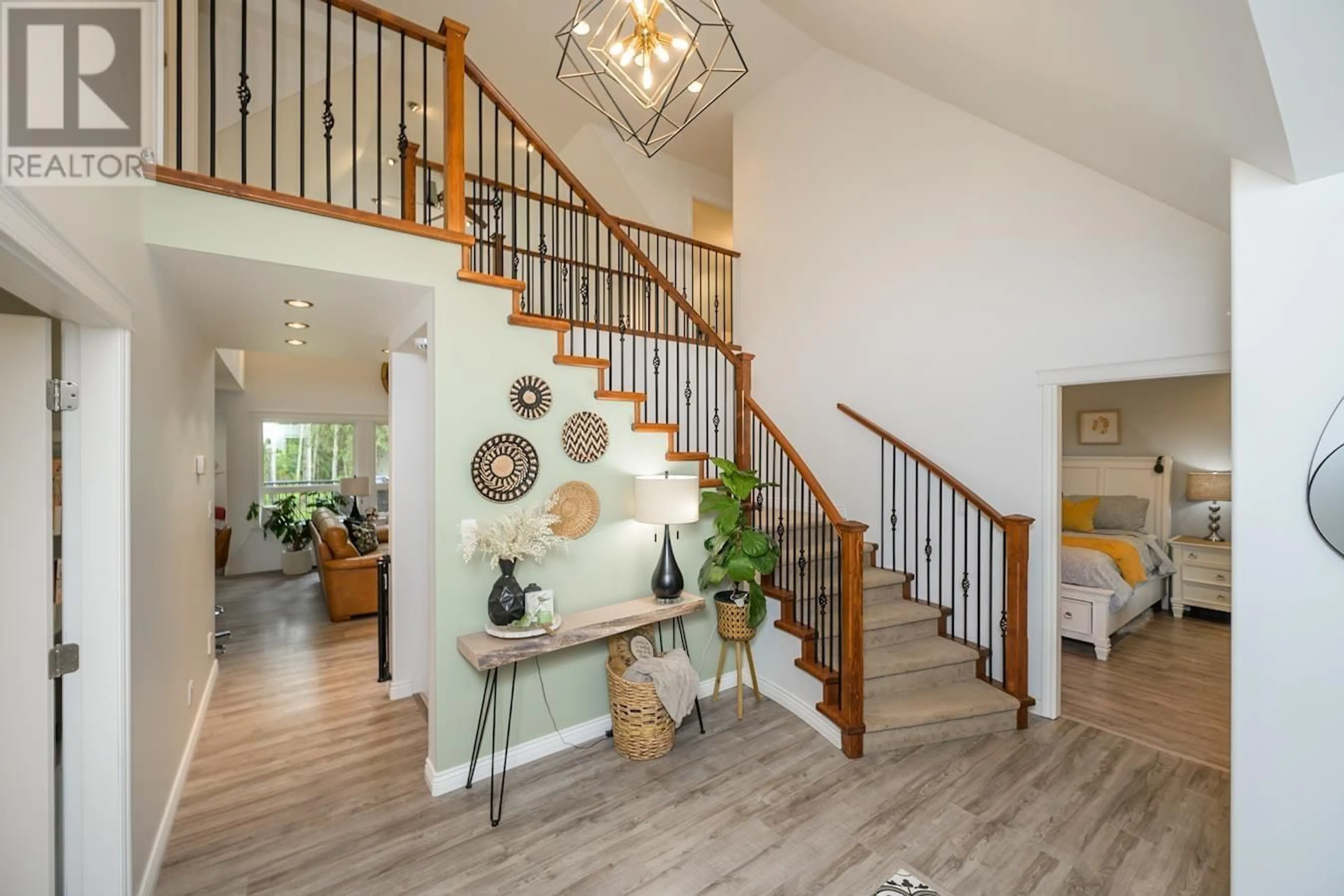 Indoor entryway for 1533 SHADY VALLEY ROAD, Prince George British Columbia V2K5S5