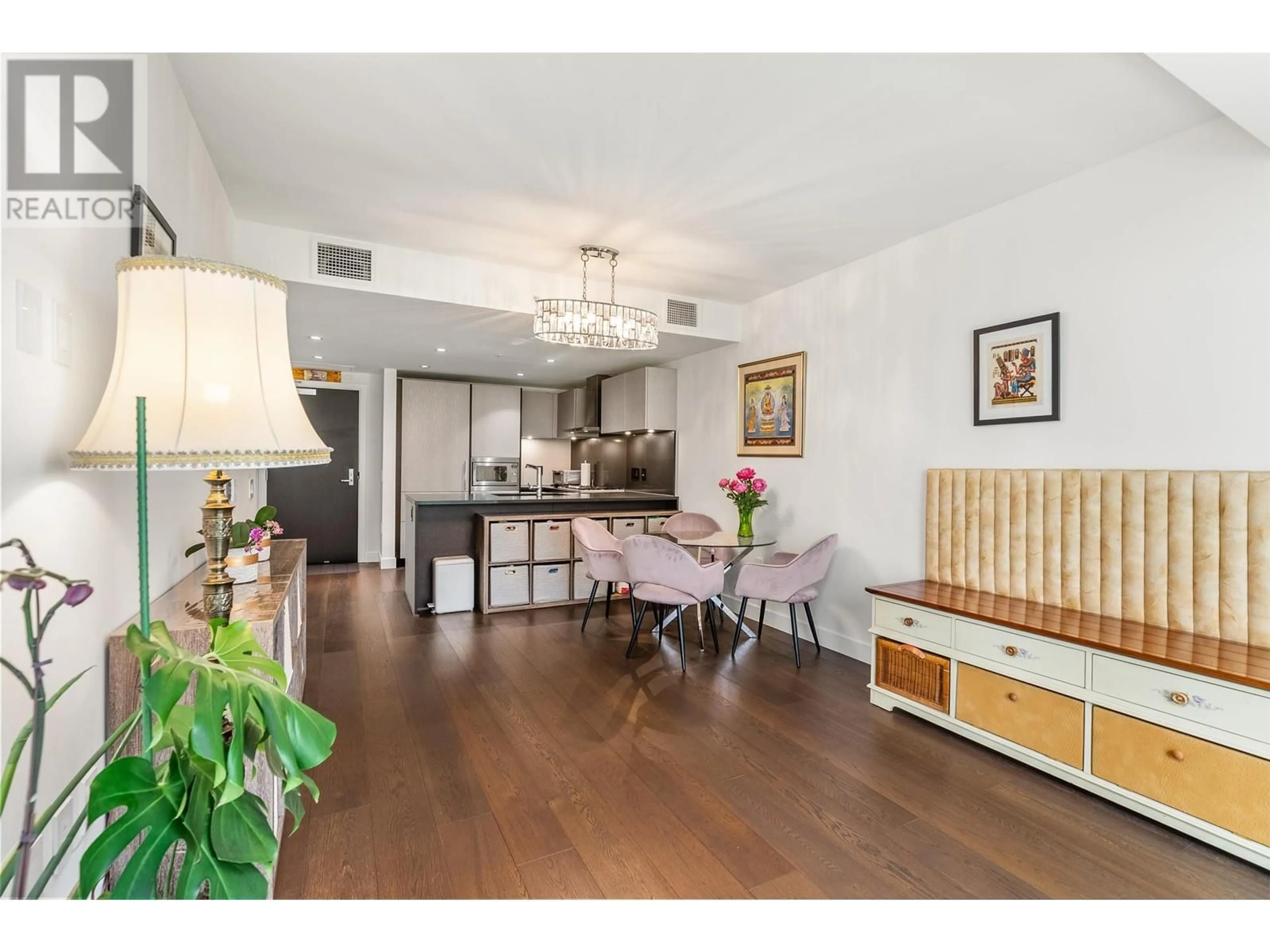 Dining room, wood/laminate floor for 305 - 1571 57TH AVENUE, Vancouver British Columbia V6P0H7