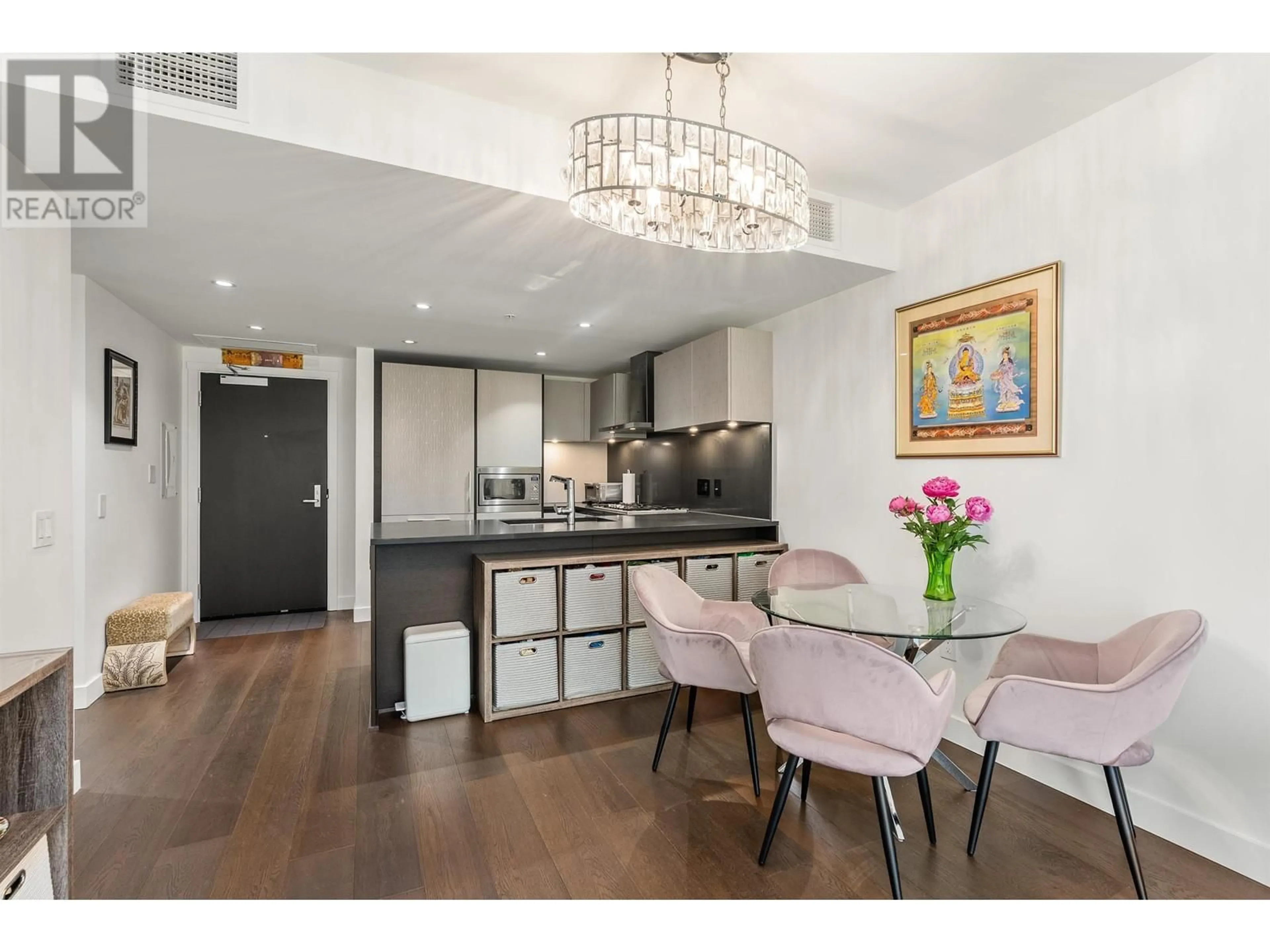 Open concept kitchen, wood/laminate floor for 305 - 1571 57TH AVENUE, Vancouver British Columbia V6P0H7