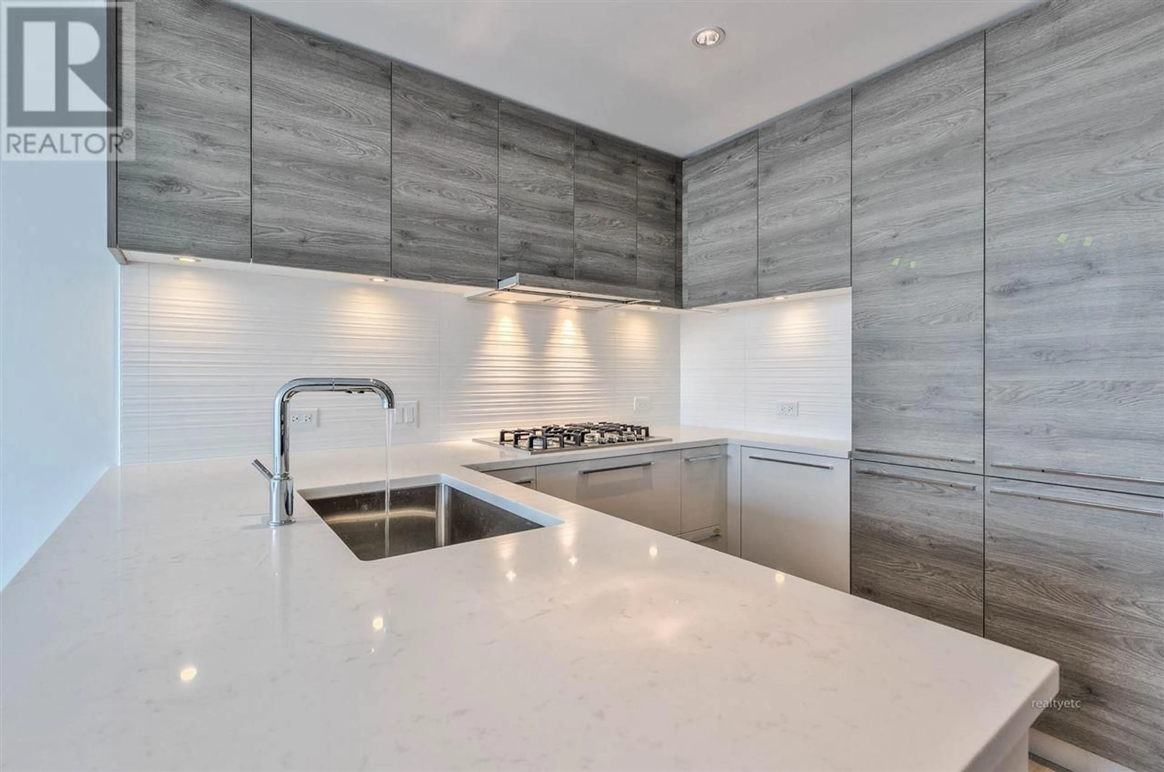 Contemporary kitchen, unknown for 1006 - 7388 KINGSWAY, Burnaby British Columbia V3N0G9