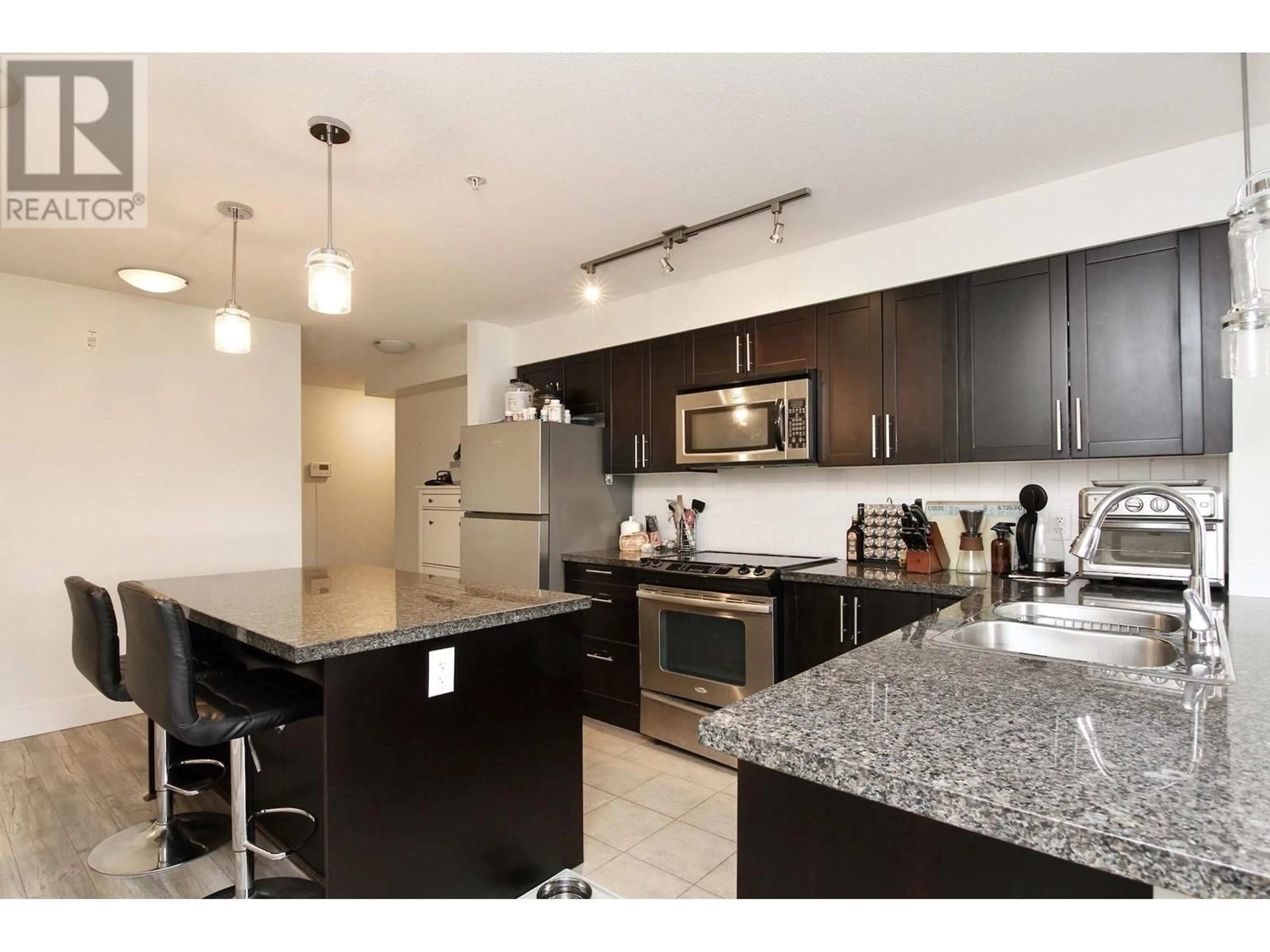 Open concept kitchen, ceramic/tile floor for 315 - 12283 224 STREET, Maple Ridge British Columbia V2X8Z3