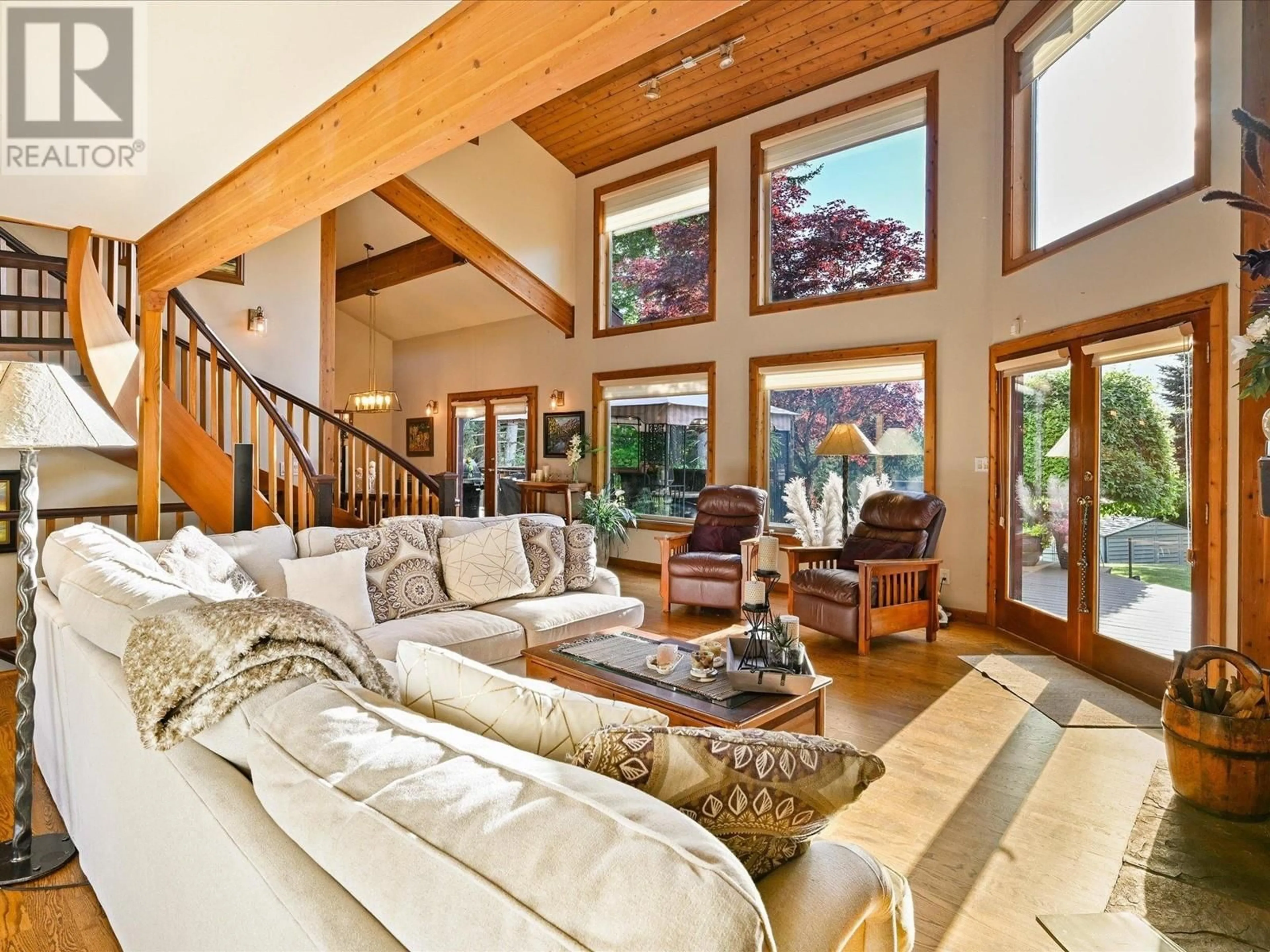 Living room with furniture, unknown for 1074 GLACIER VIEW DRIVE, Squamish British Columbia V0N1T0