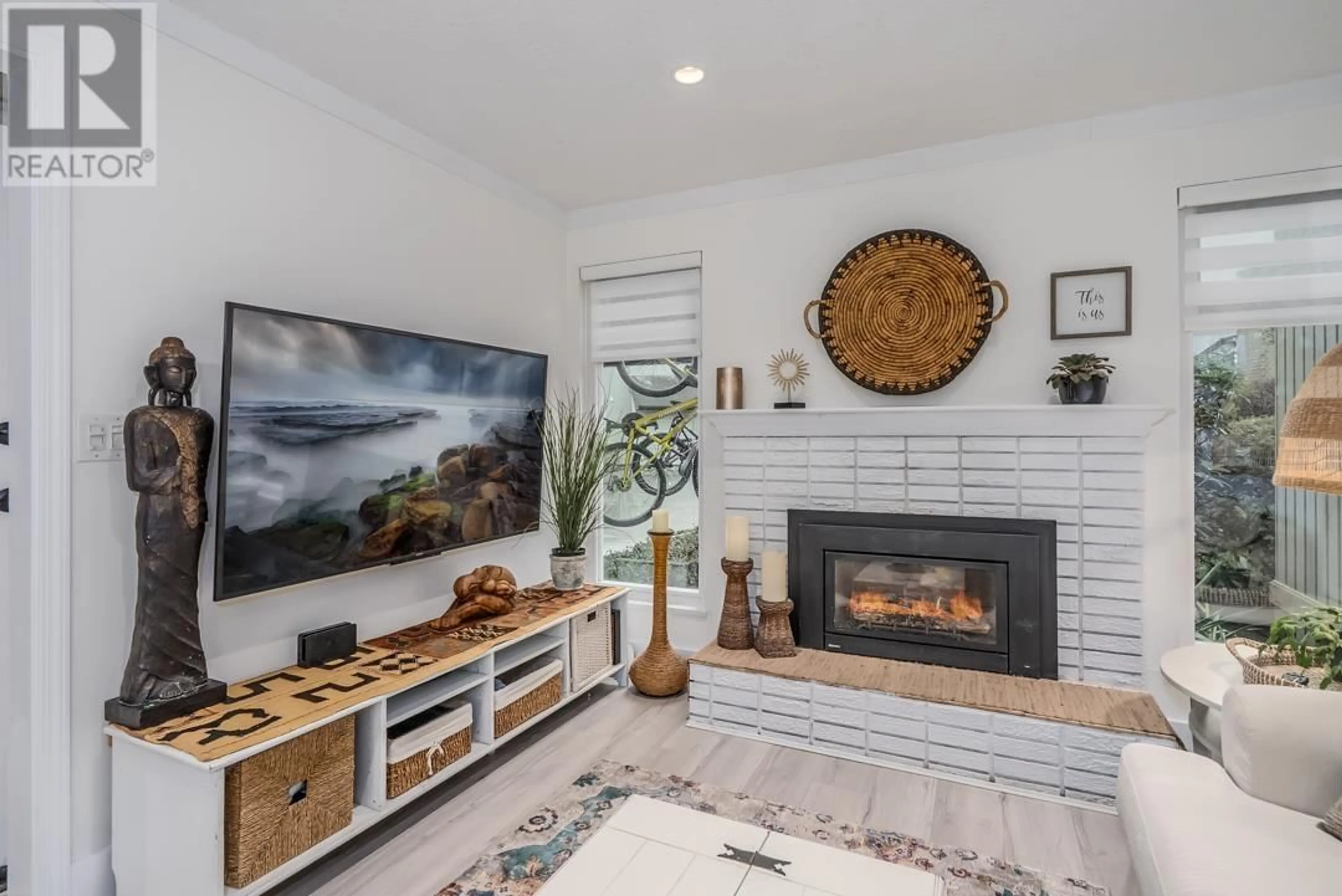 Living room with furniture, ceramic/tile floor for 7 - 4841 CENTRAL AVENUE, Delta British Columbia V4K2G5