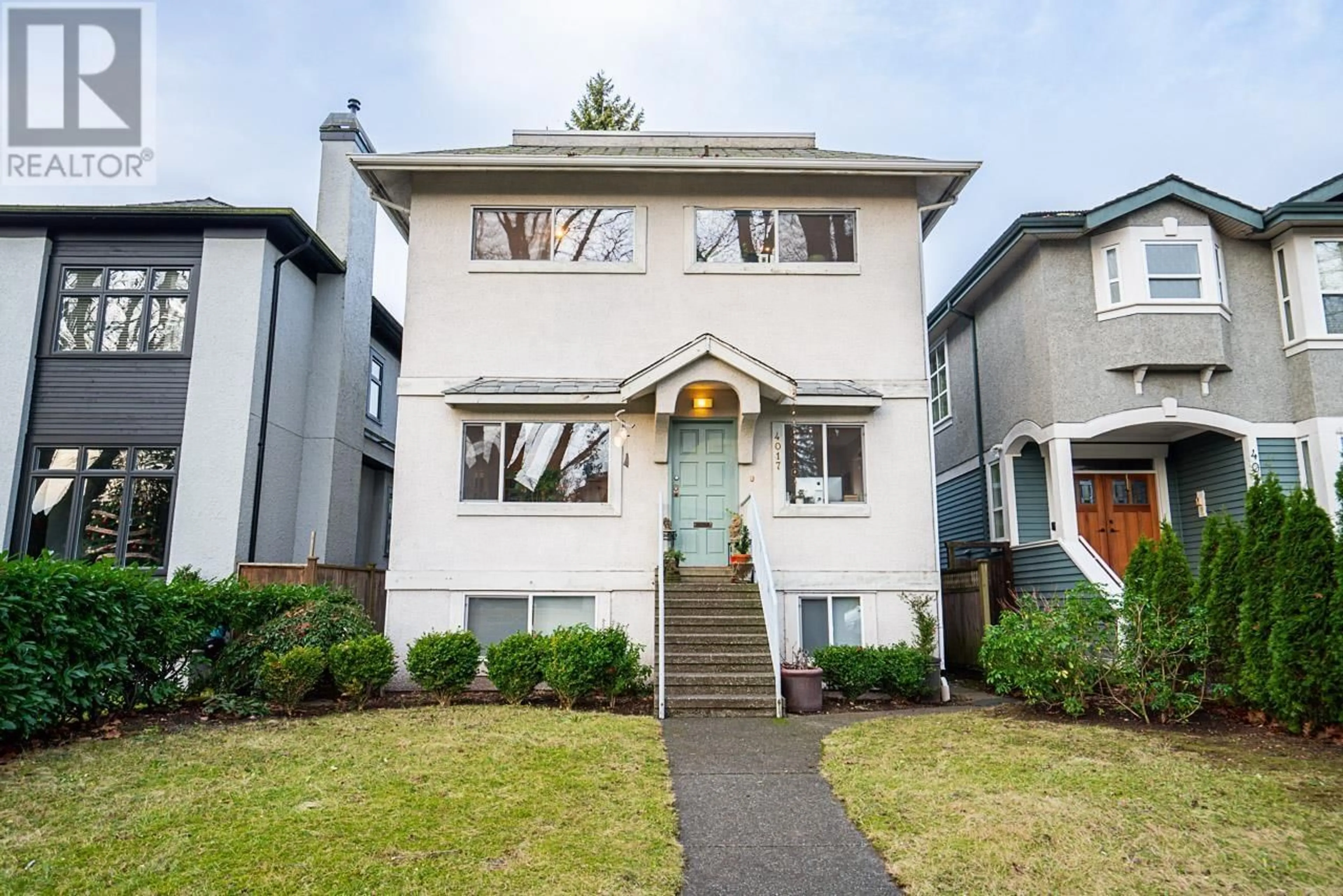 Home with vinyl exterior material, street for 4017 32ND AVENUE, Vancouver British Columbia V6S1Z5