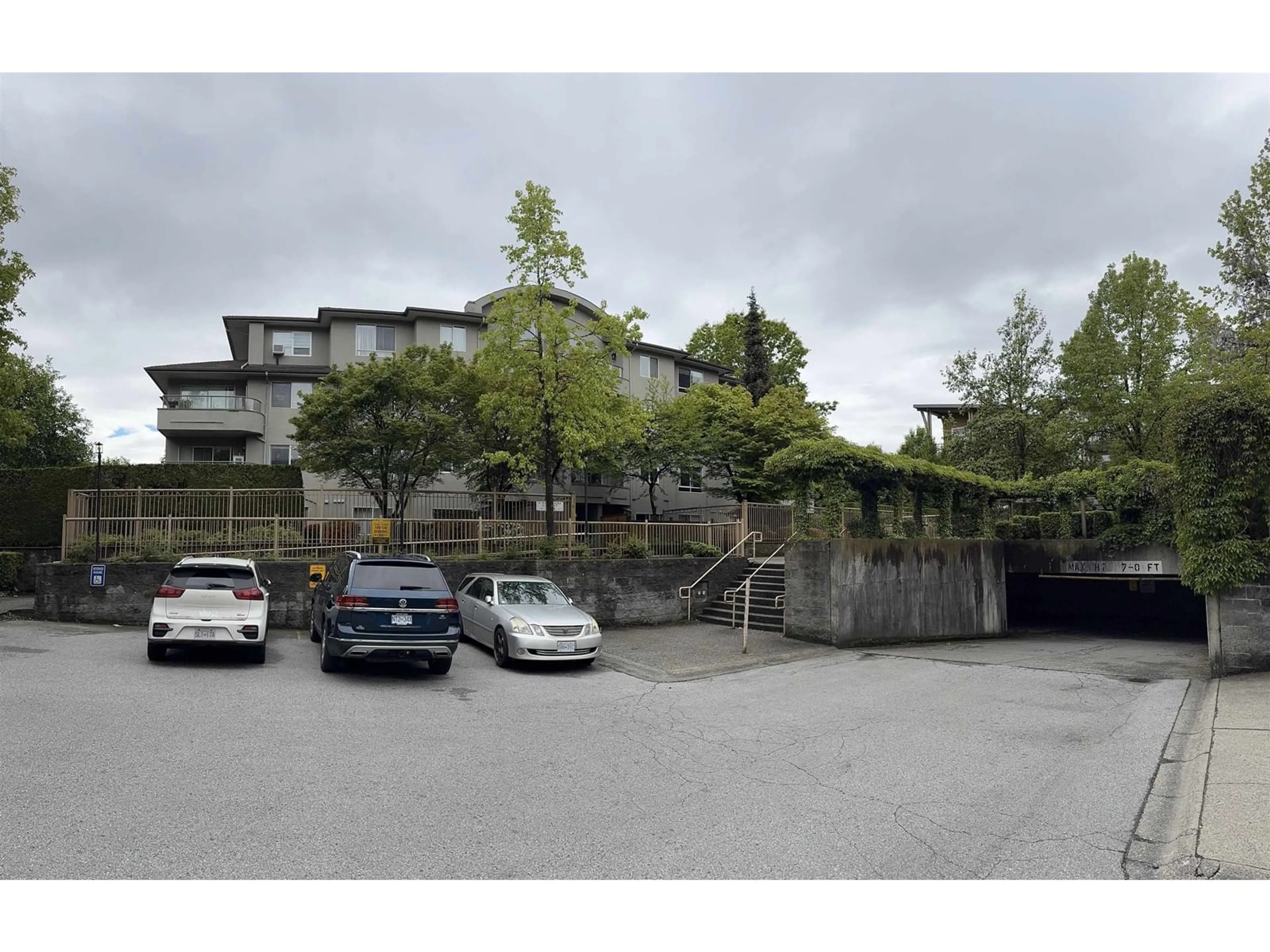 Unknown for 407 - 7475 138, Surrey British Columbia V3W0Y9