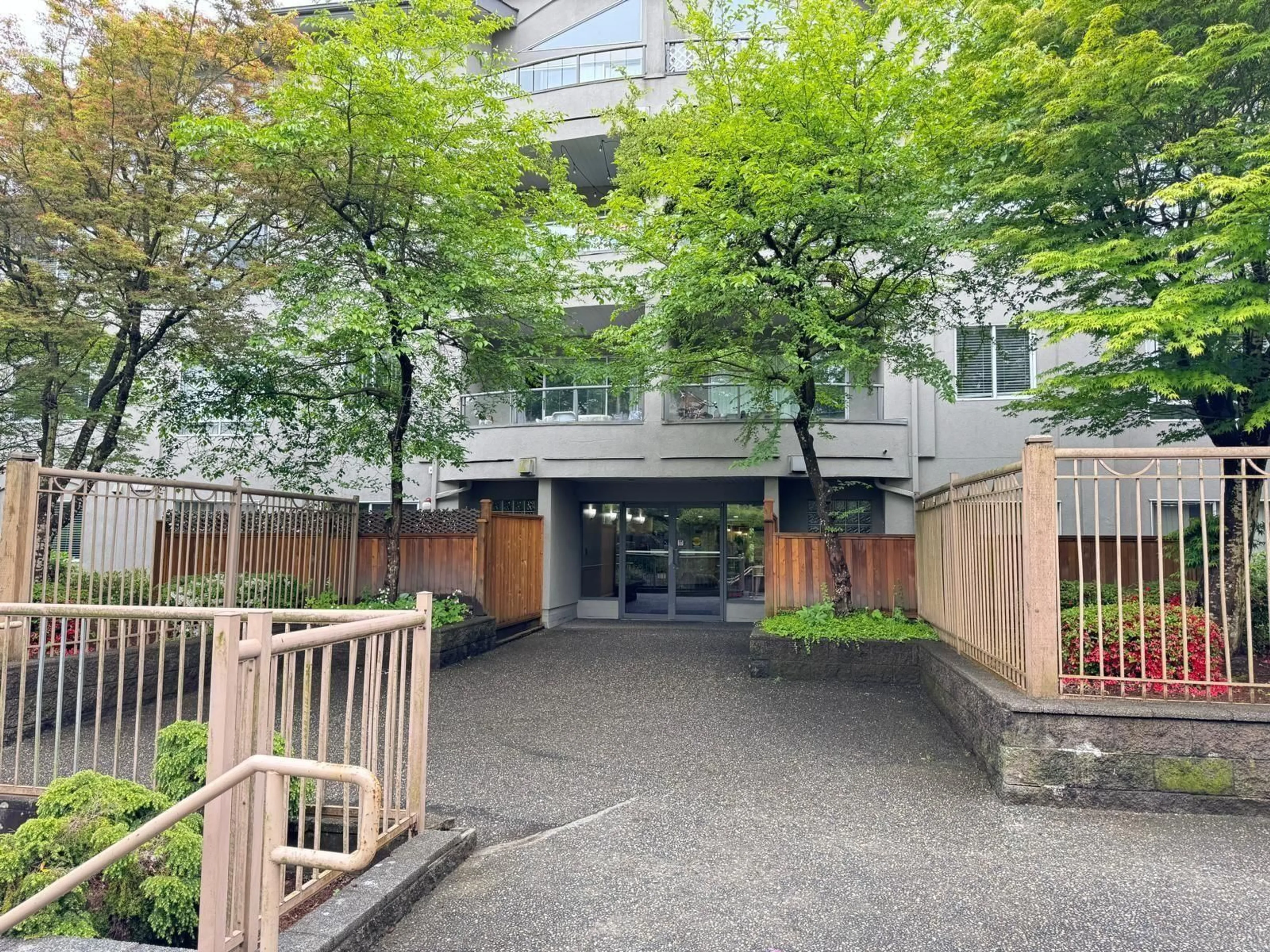 Unknown for 407 - 7475 138, Surrey British Columbia V3W0Y9