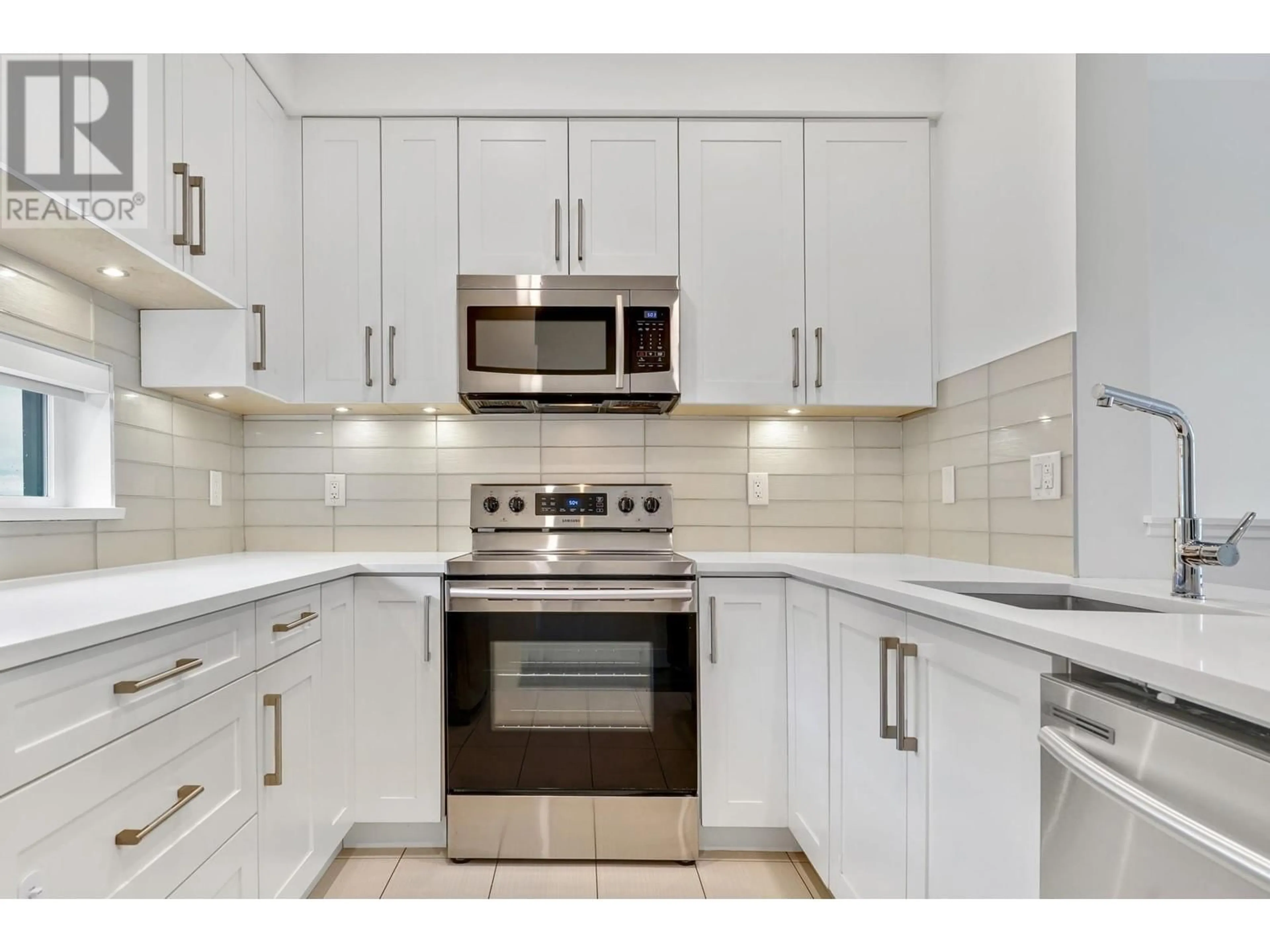 Standard kitchen, ceramic/tile floor for 510 - 218 CARNARVON STREET, New Westminster British Columbia V3L1B8