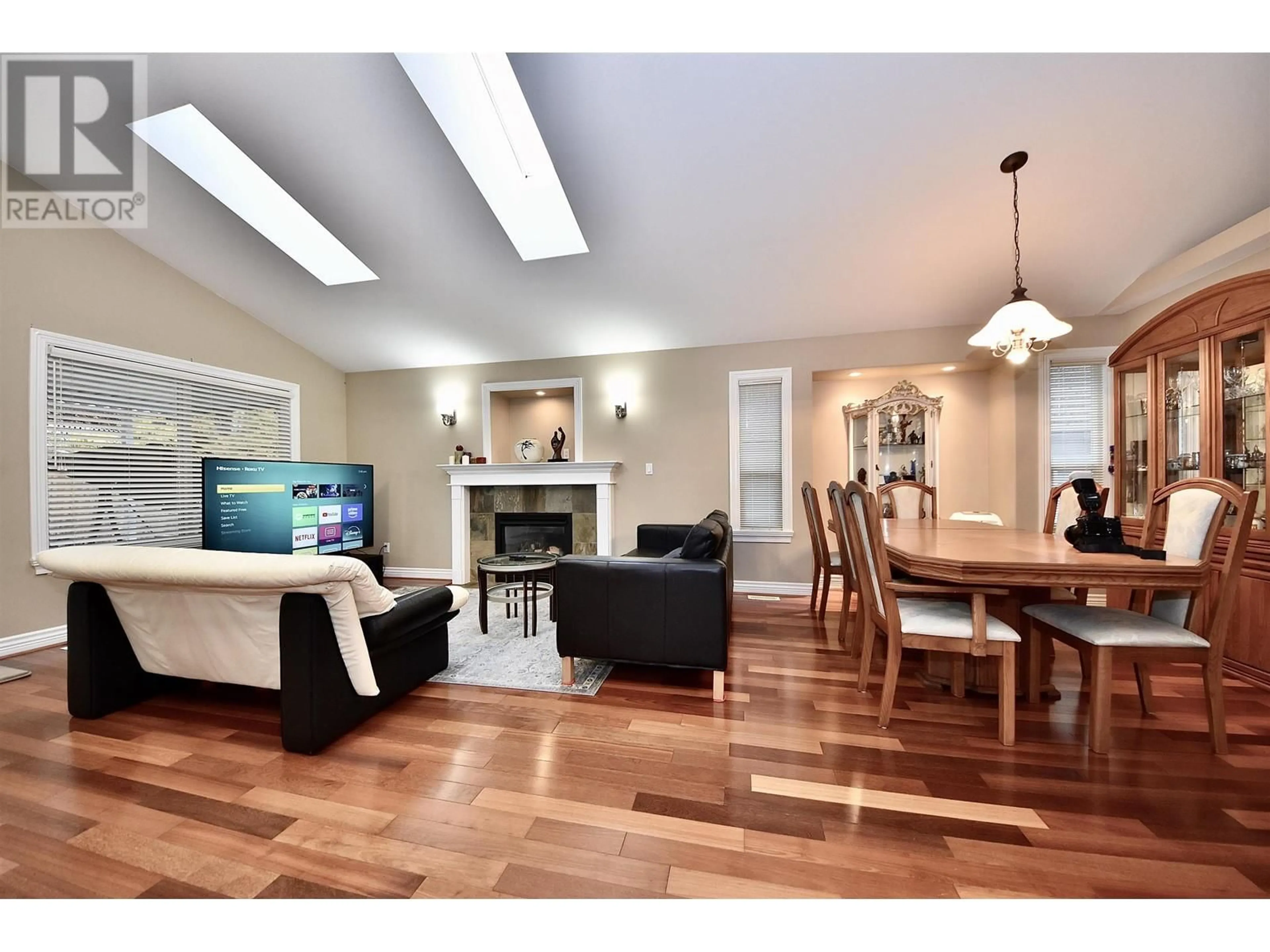 Unknown for 3035 MAPLEWOOD COURT, Coquitlam British Columbia V3E3P3
